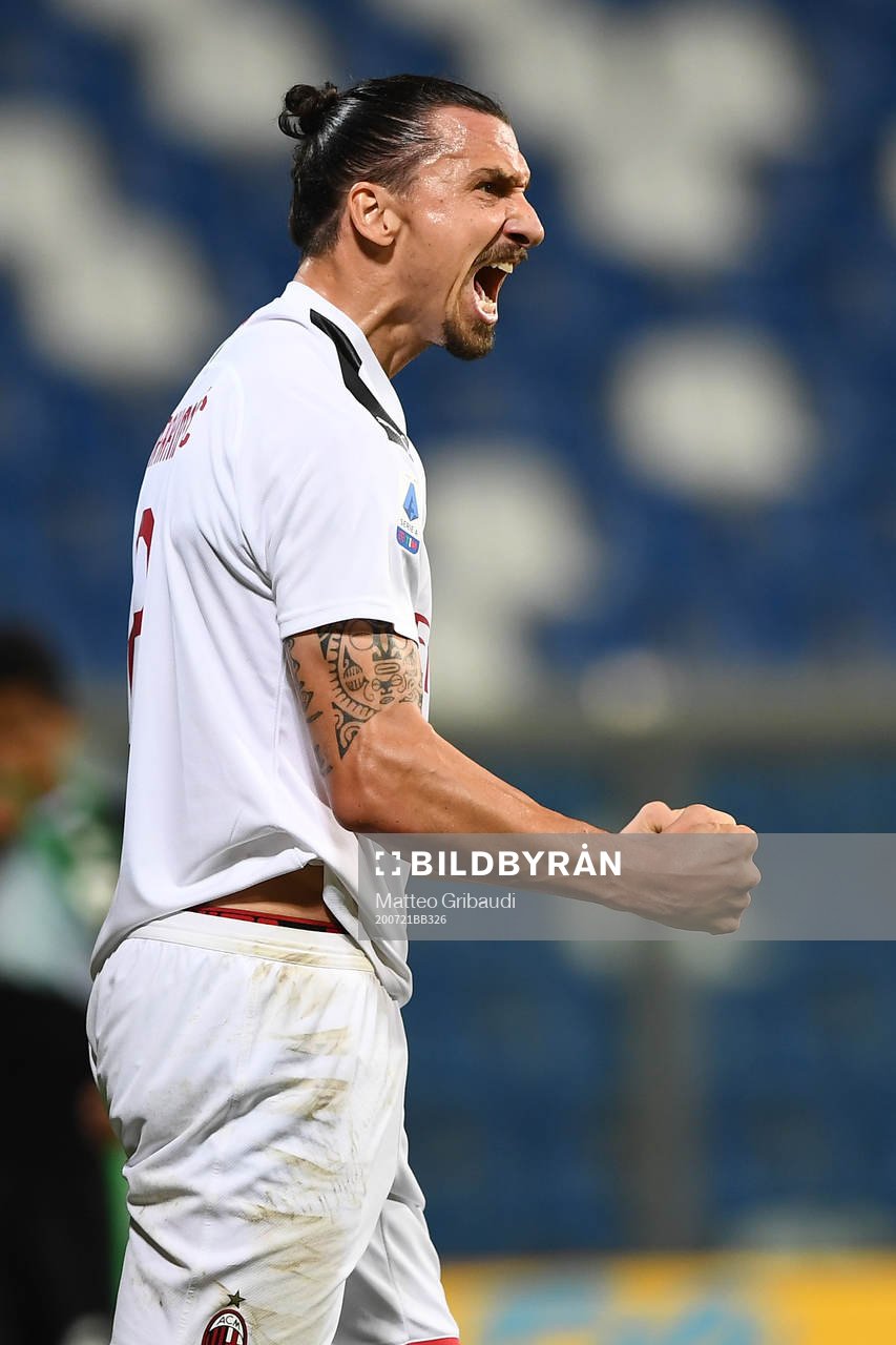 Zlatan Ibrahimovic of AC Milan celebrates