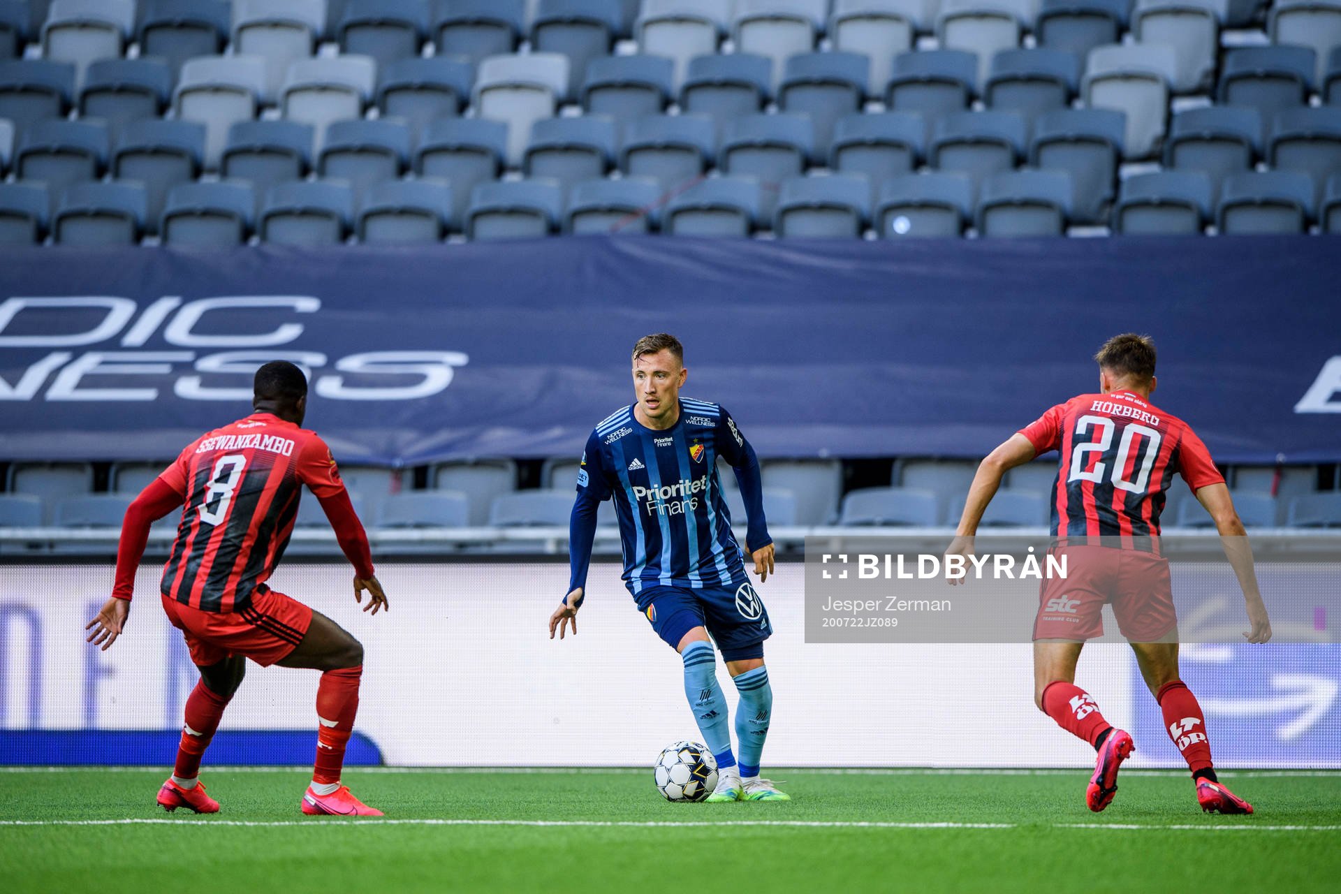 Östersunds Isak Ssewankambo och Felix Hörberg mot