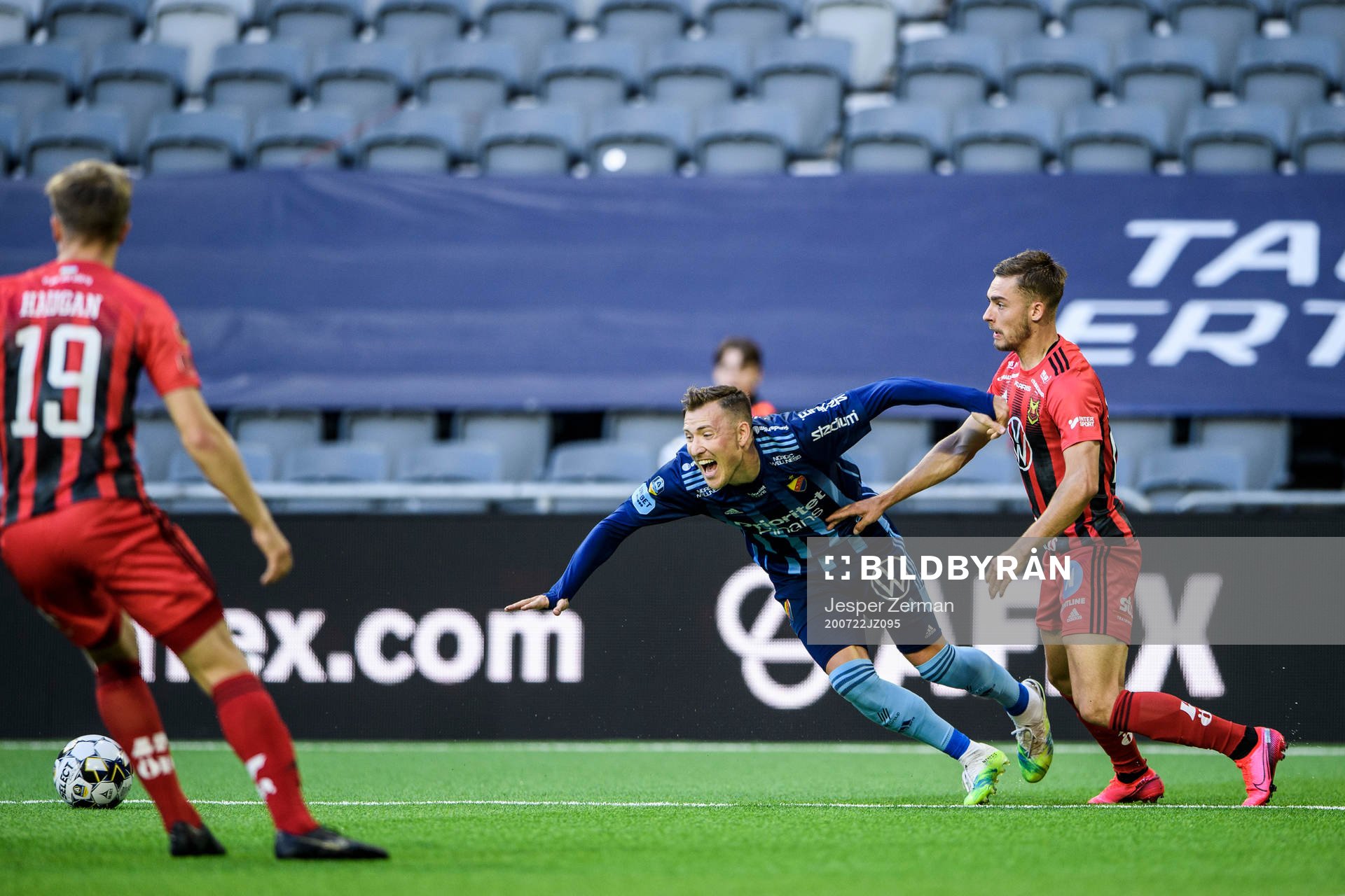 Djurgårdens Fredrik Ulvestad och Östersunds Felix Hörberg