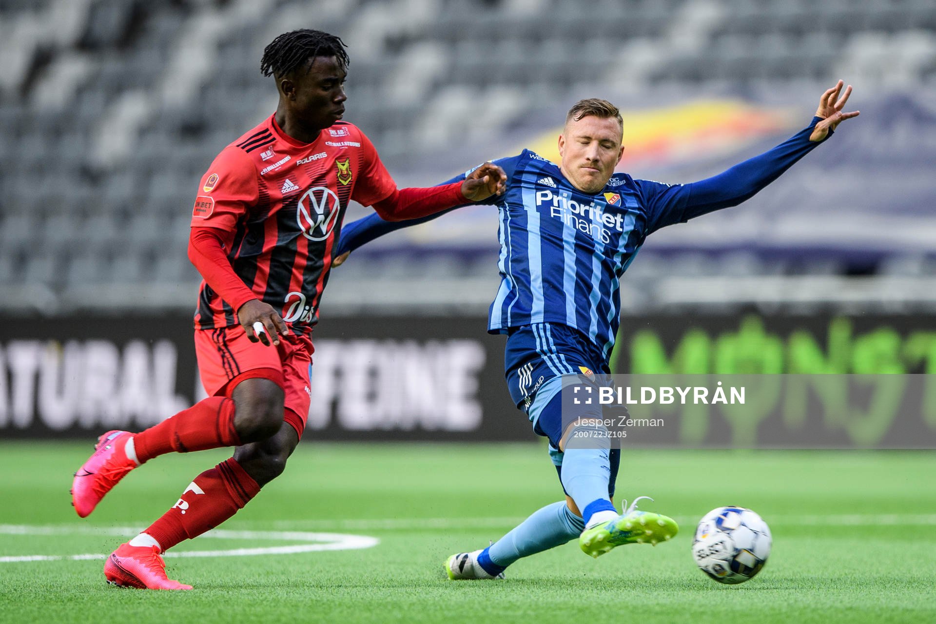 Östersunds Jordan Attah Kadiri och Djurgårdens Fredrik