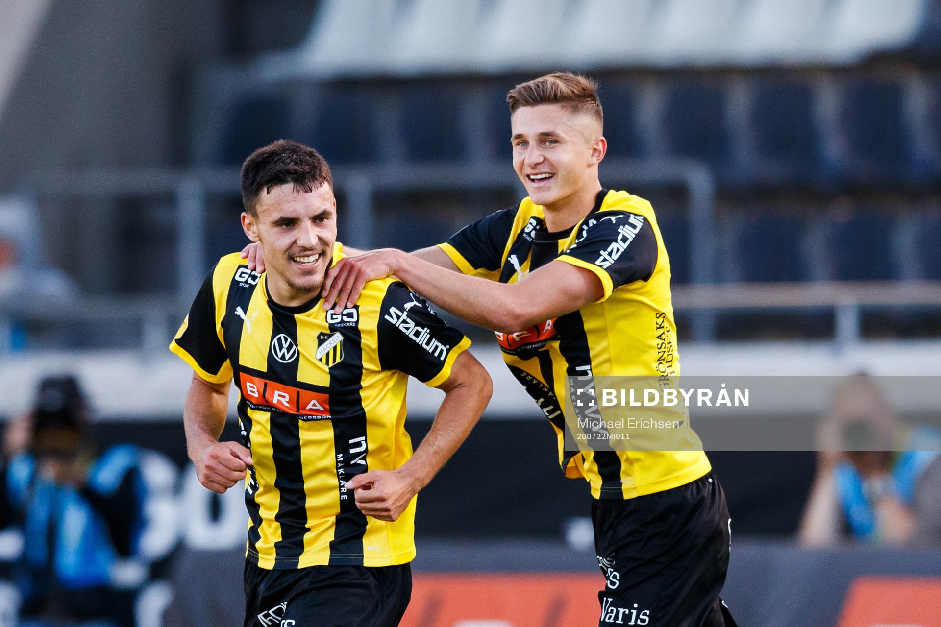 Häckens Ali Youssef och Leo Bengtsson jublar