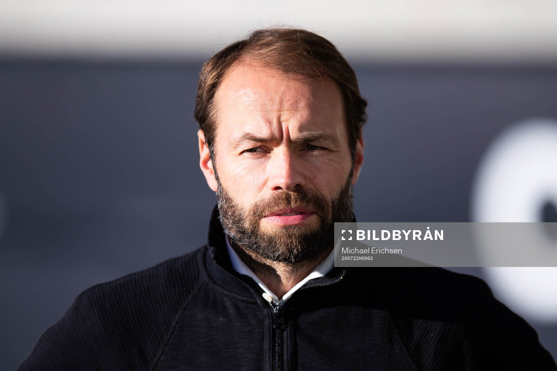 Häckens tränare Andreas Alm innan fotbollsmatchen i