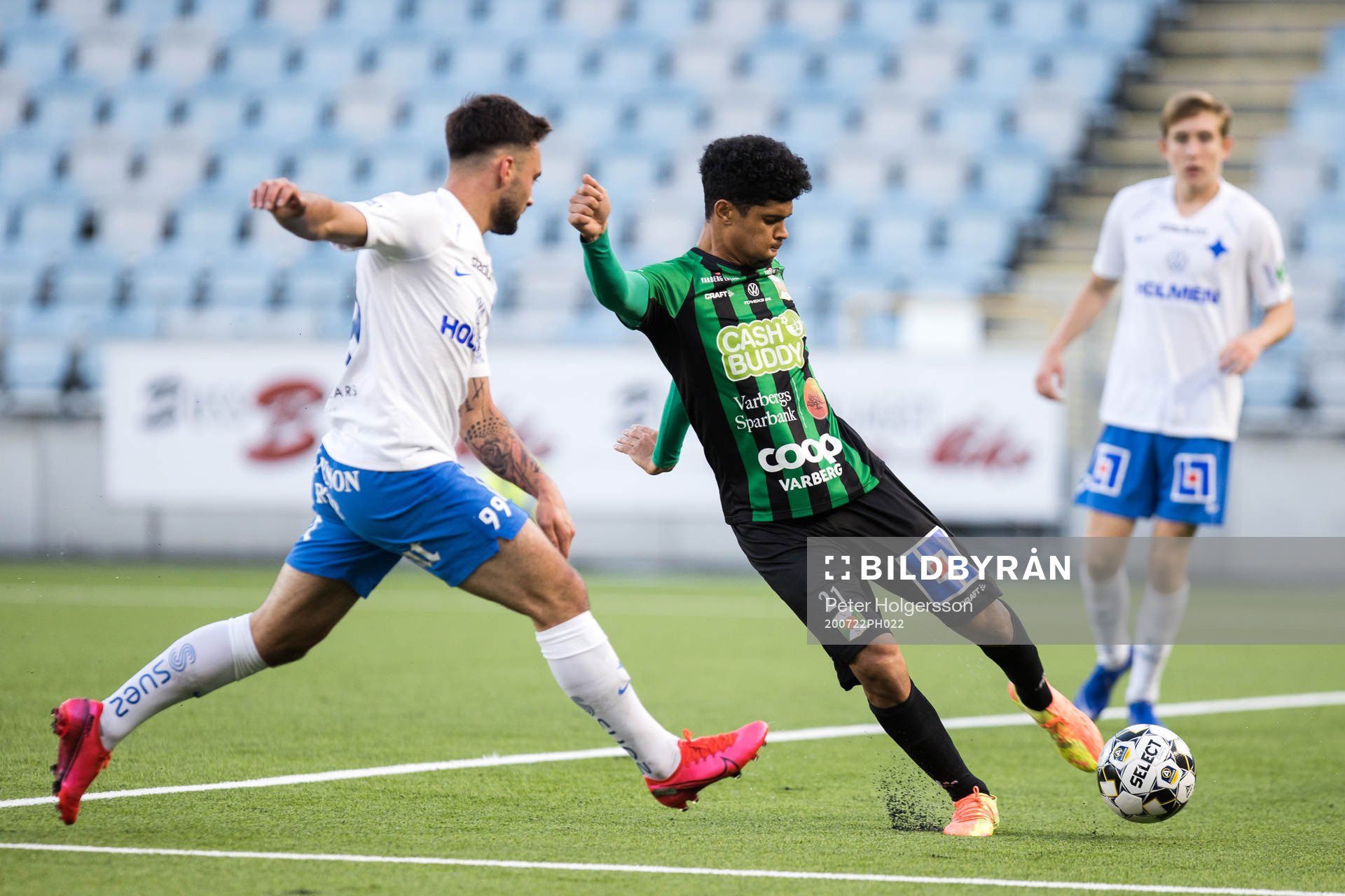 IFK Norrköpings Sead Haksabanovic och Varbergs Luke Le Roux