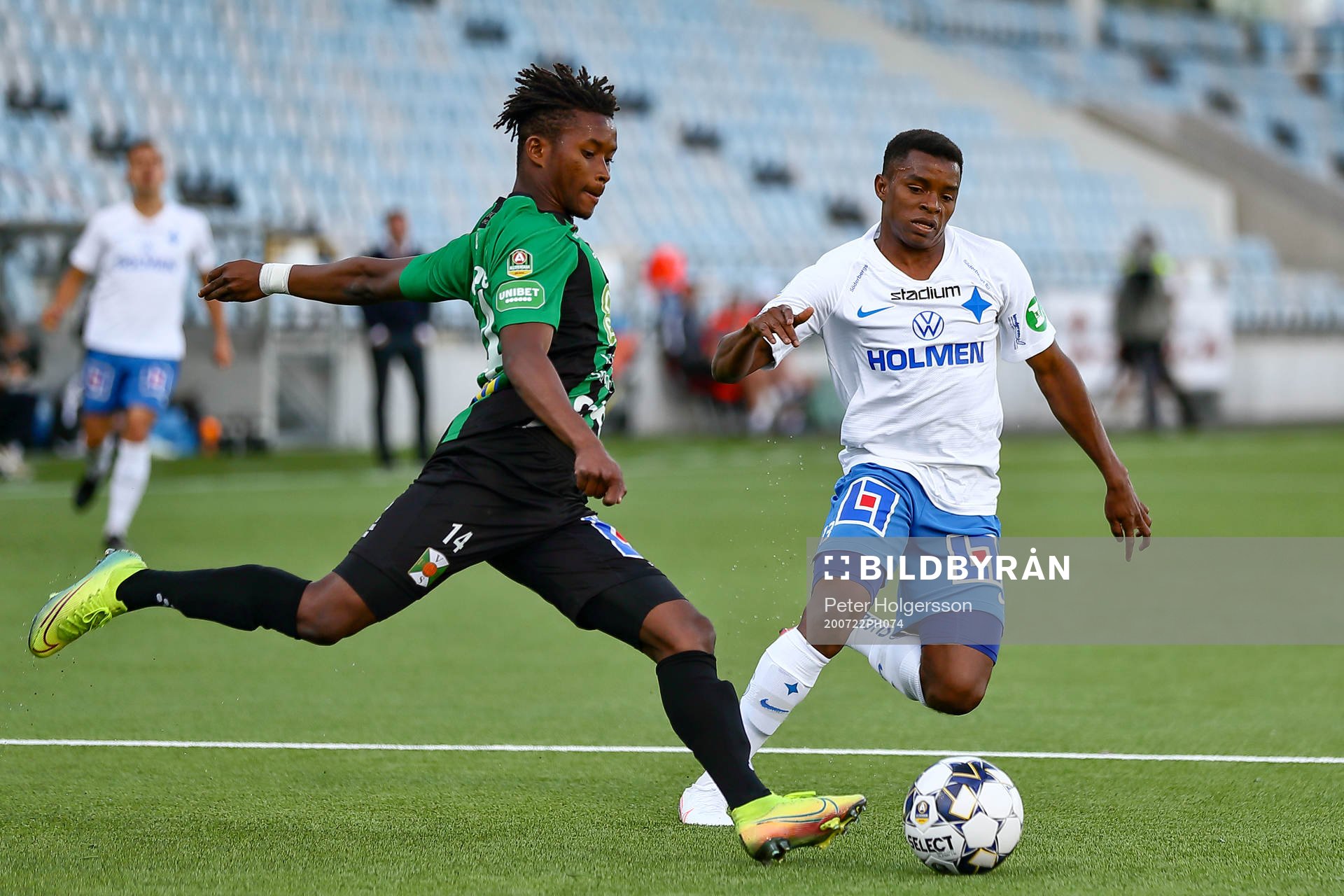 Varbergs Adama Fofana och IFK Norrköpings Abdulrazaq Ishaq