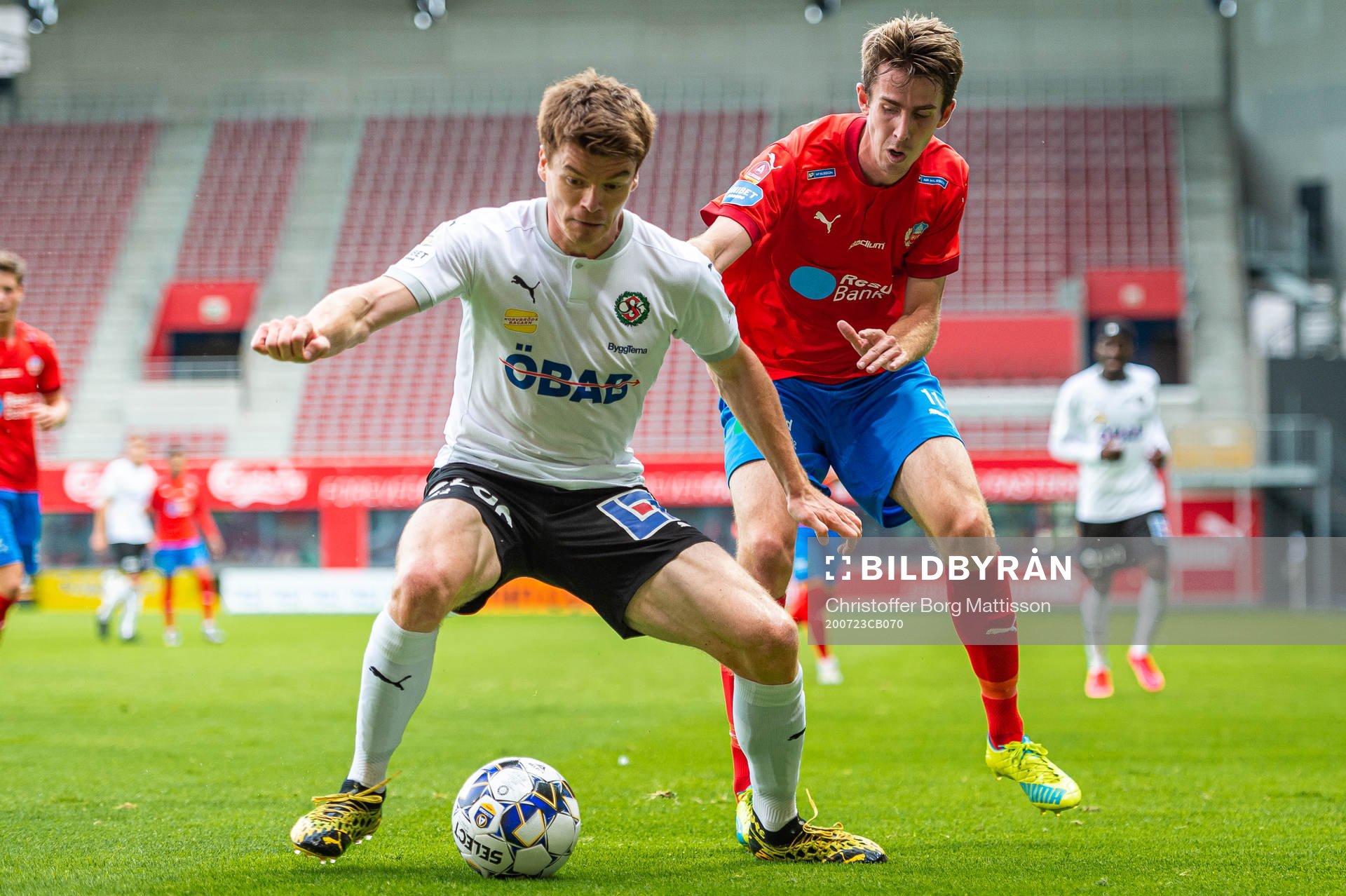 Örebros Albin Granlund mot Helsingborgs Adam Eriksson