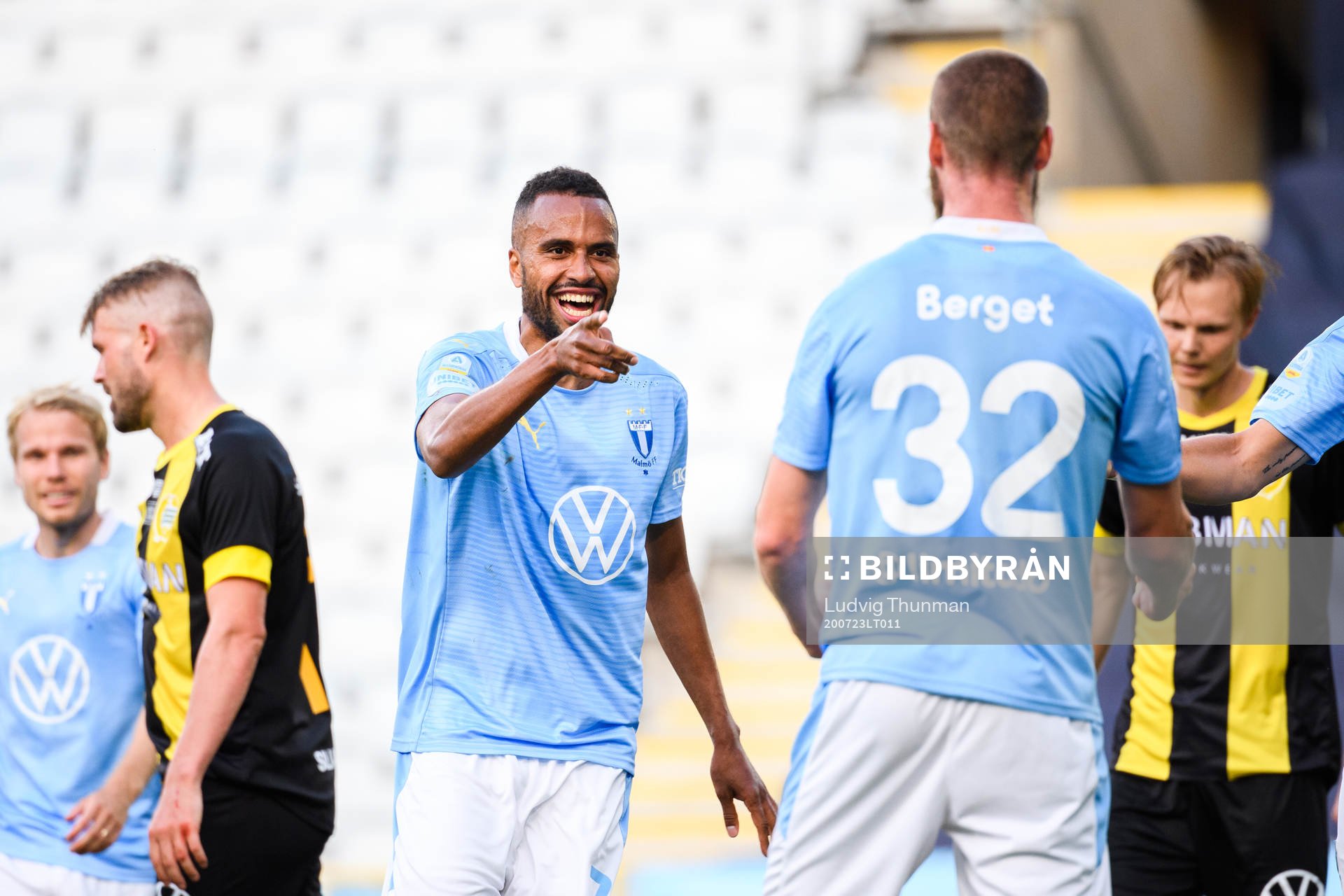 Malmö FFs Isaac Kiese Thelin jublar med Jo Inge Berget