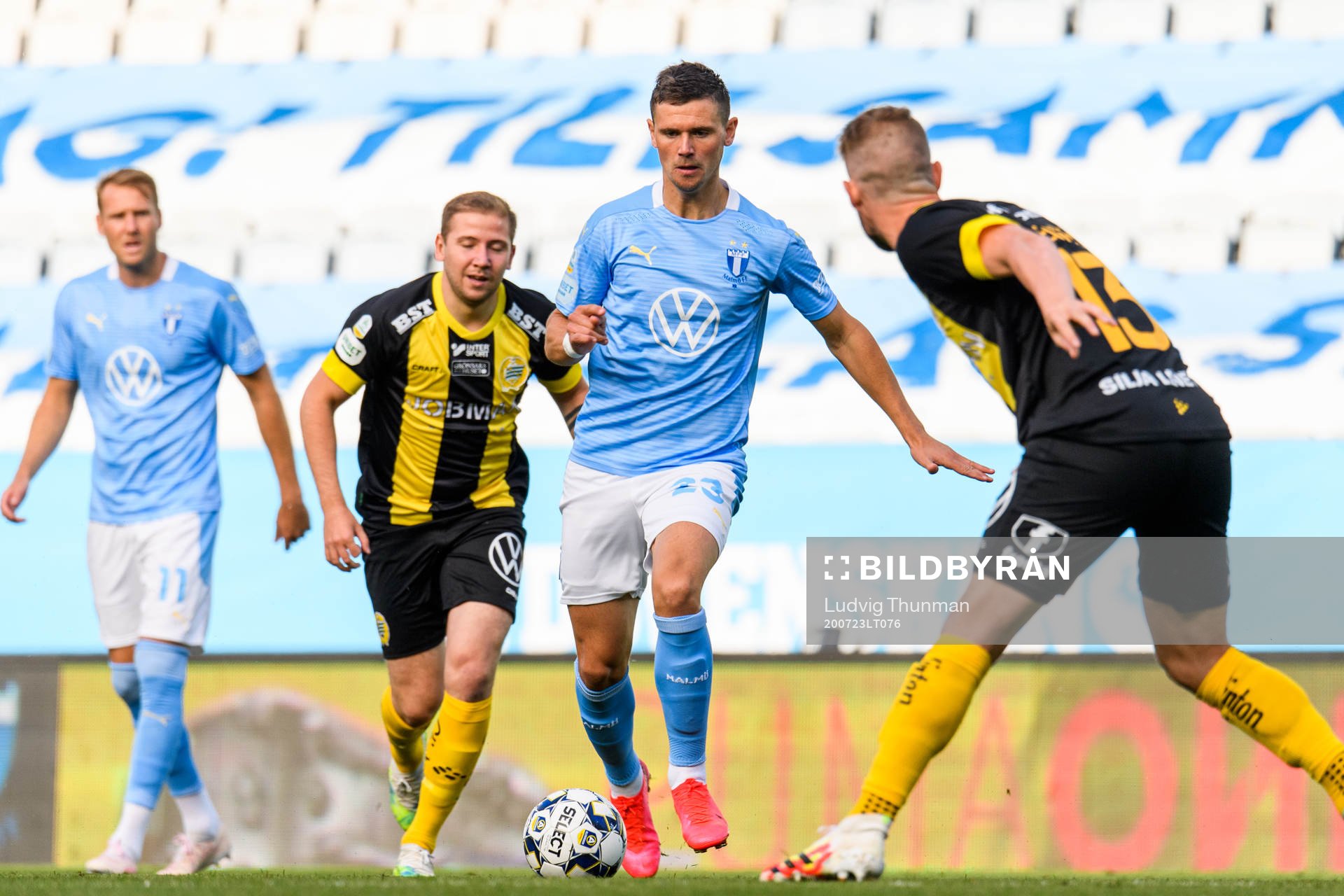 Malmö FFs Marcus Antonsson och Hammarbys Darijan Bojanic