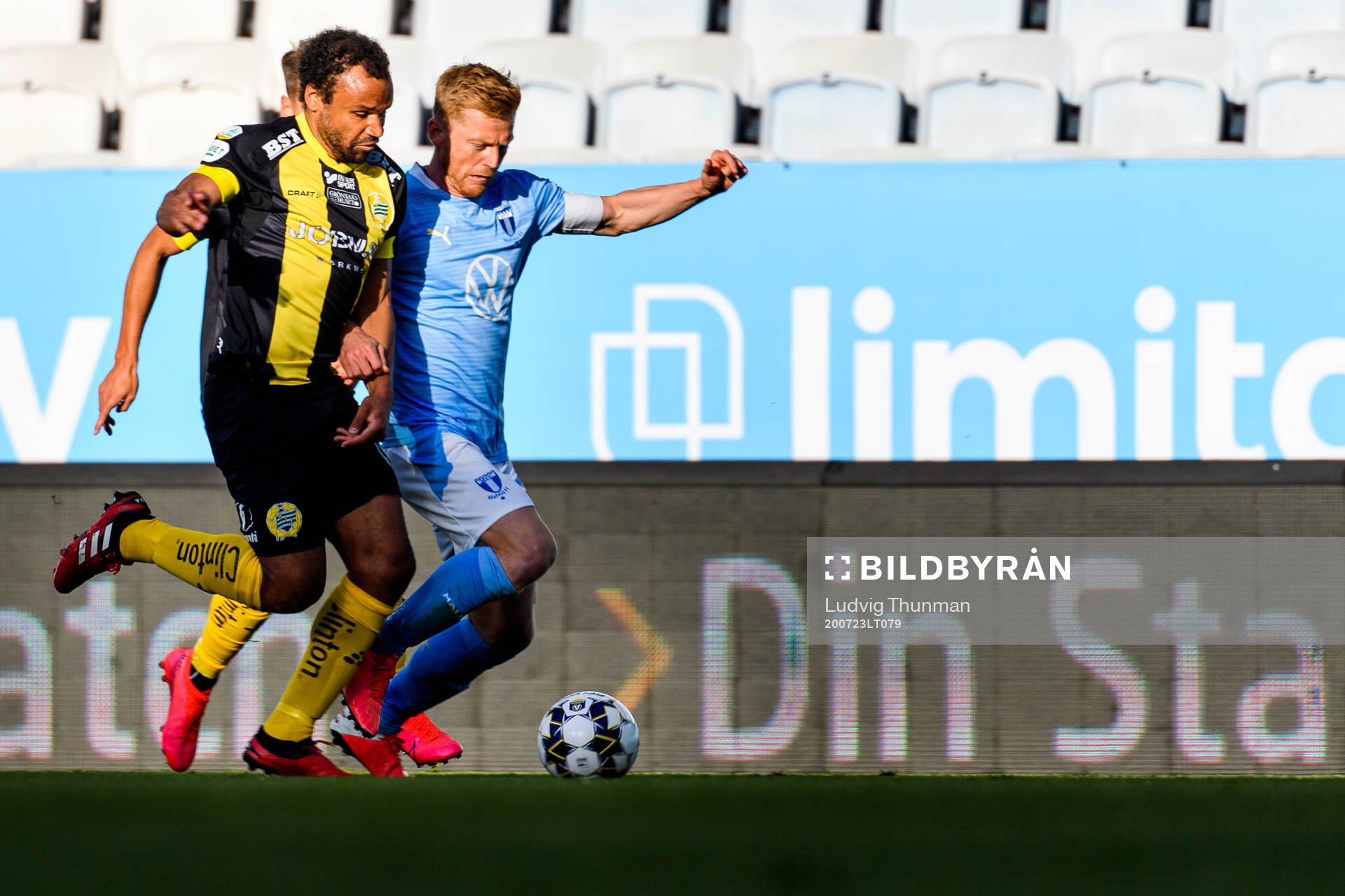 Hammarbys Serge-Junior Martinsson Ngouali och Malmö FFs