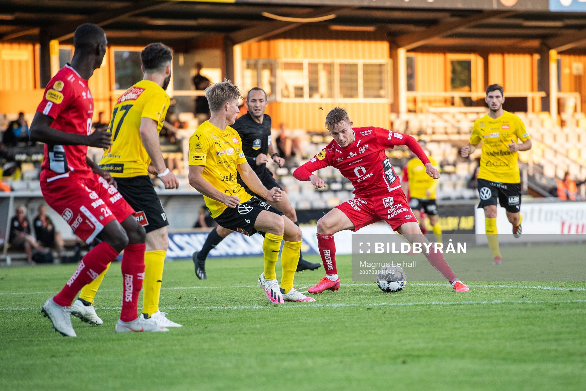 Mjällbys Eric Björkander  och Elfsborgs Jacob Ondrejka