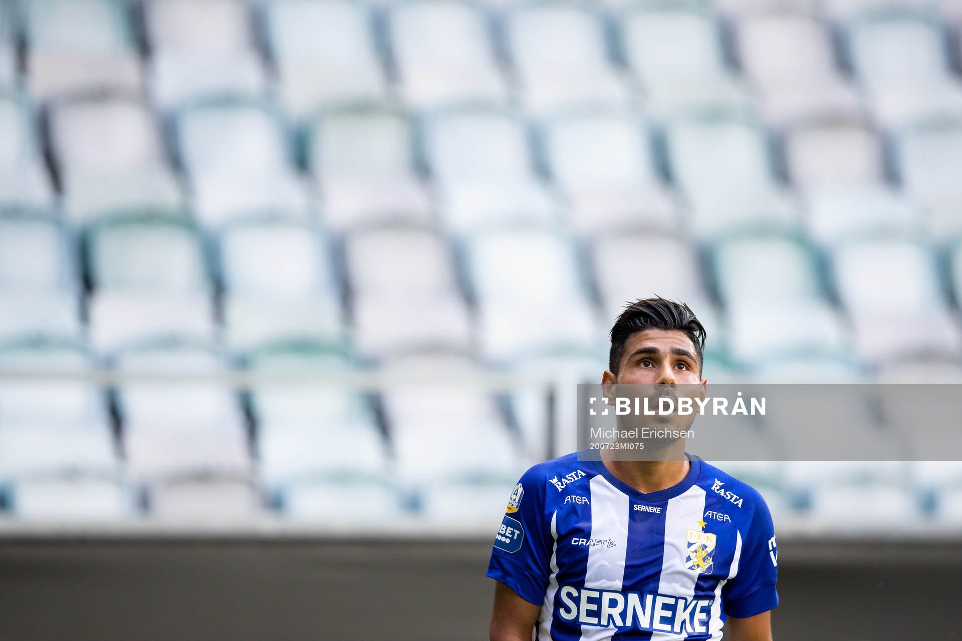 IFK Göteborgs Hosam Aiesh framför tomma läktare