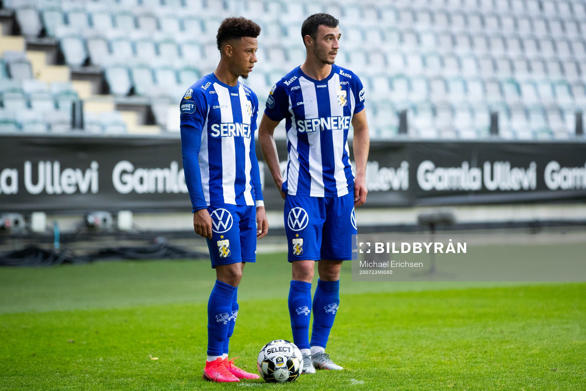 IFK Göteborgs Tobias Sana och Giorgi Kharaishvili vid en