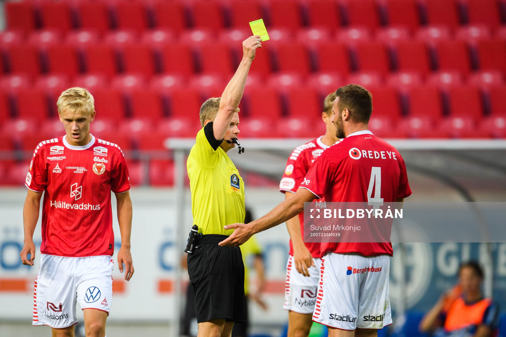 Kalmars Fidan Aliti får en varning