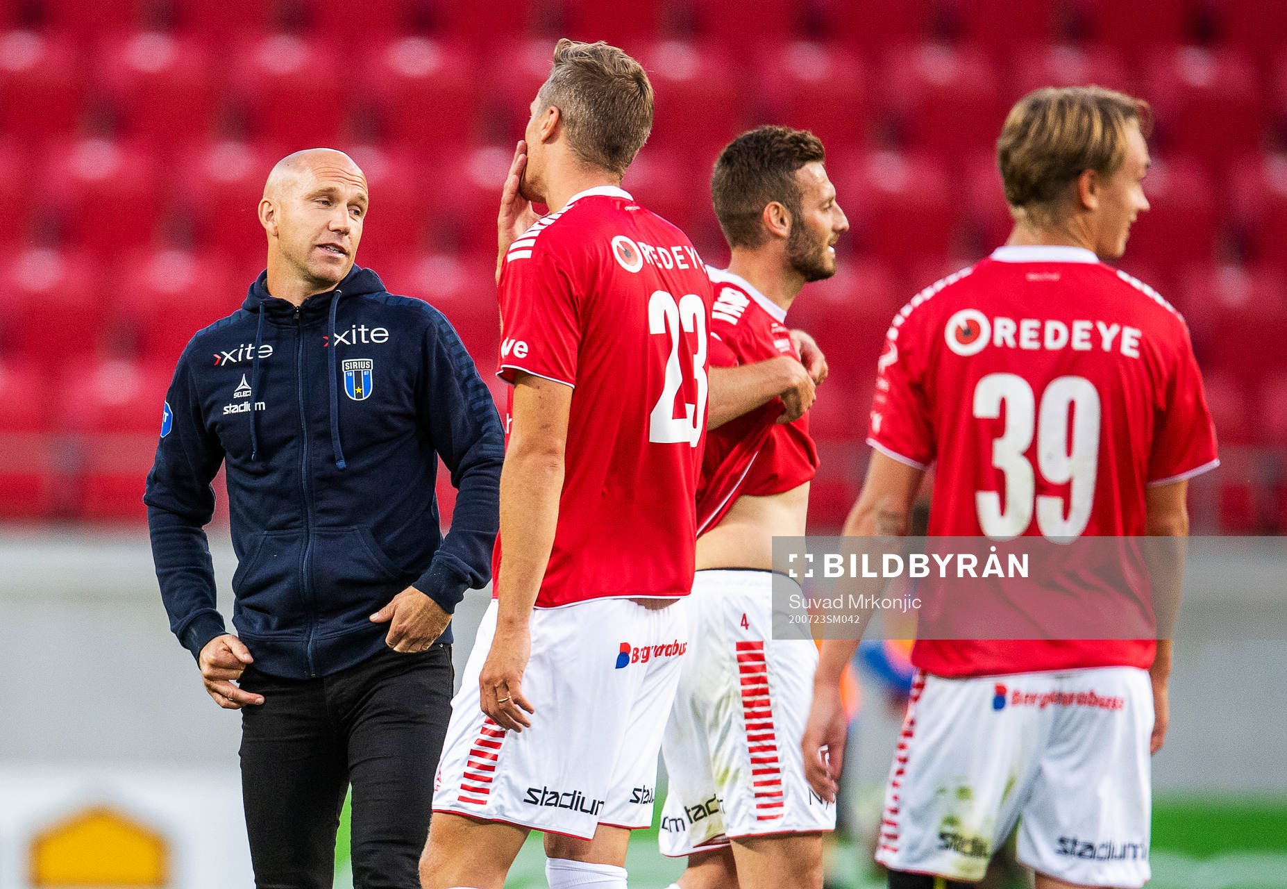 Kalmars Viktor Elm och Sirius tränare Henrik Rydström