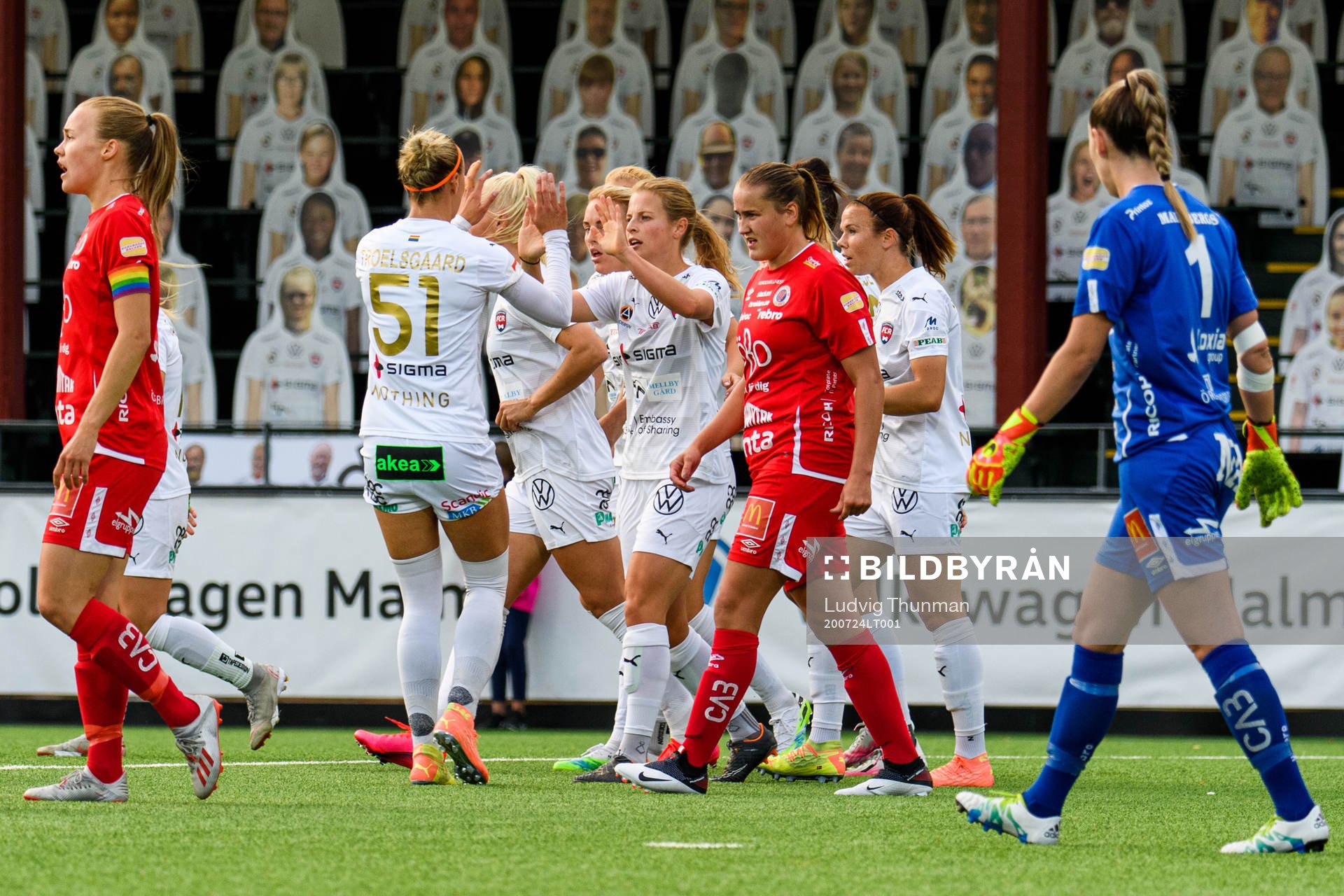 Rosengårds Anna Anvegård jublar med lagkamraterna