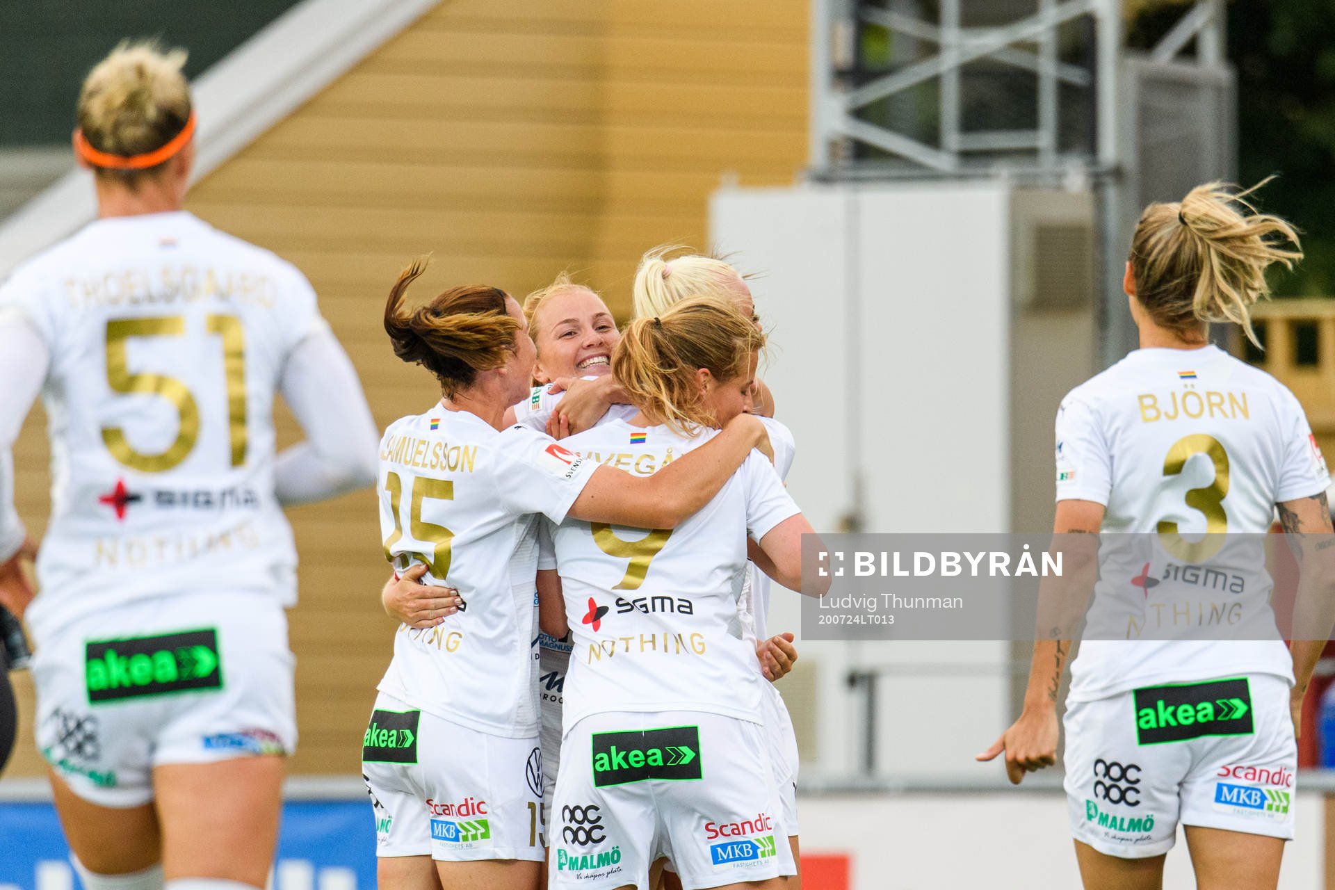 Rosengårds spelare jublar