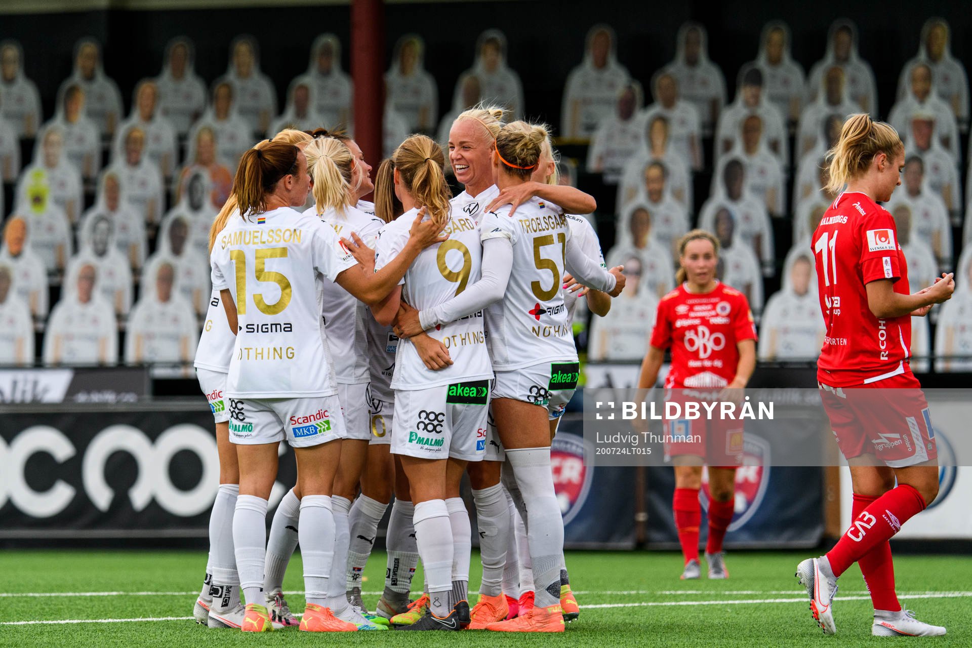 Rosengårds spelare jublar