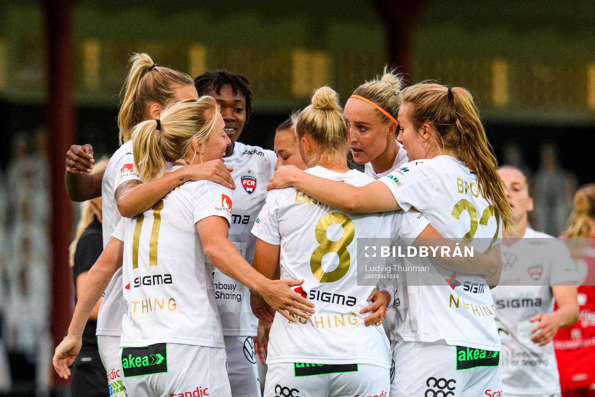 Rosengårds spelare jublar