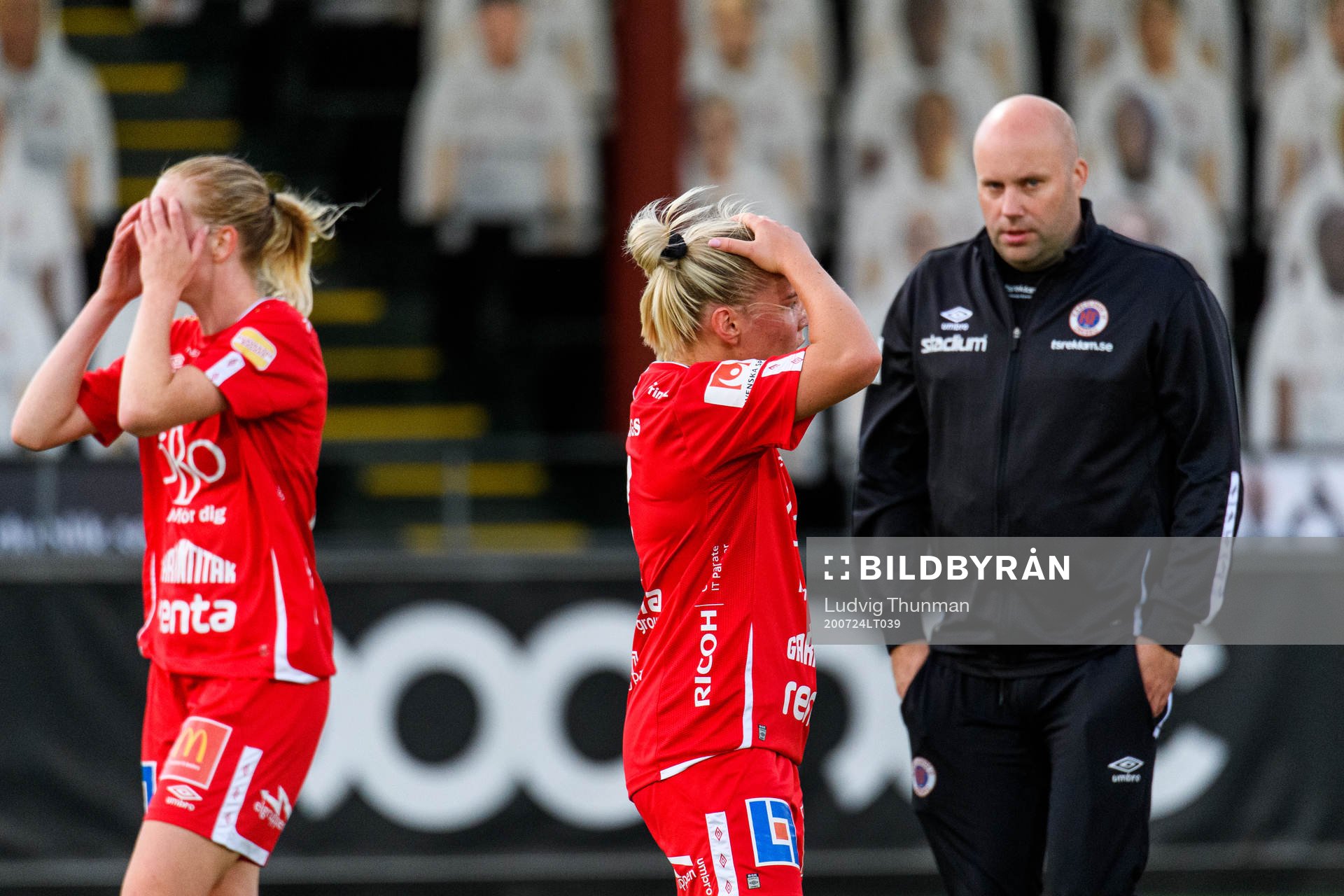 Örebros Ellen Karlsson, Emma Östlund och tränare Martin