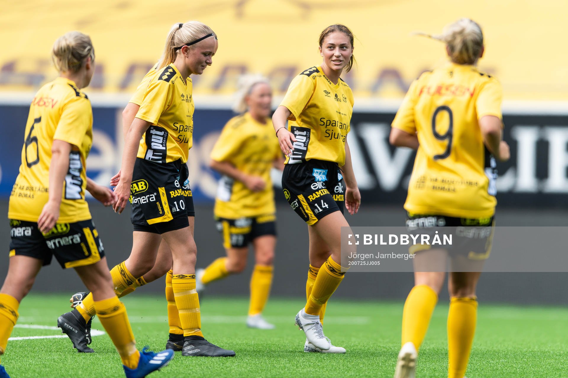 Elfsborgs Evelina Brink (skymd) jublar med Matilda