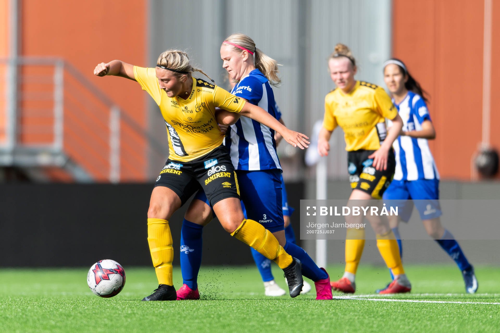 Elfsborgs Ebba Johansson och IFK Göteborgs Lilja Lidström