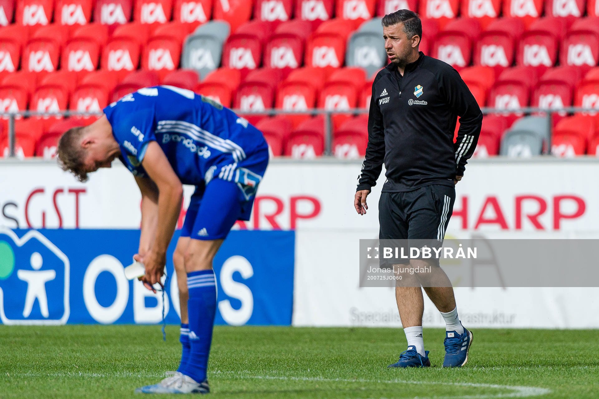 Östers tränare Dennis Velic deppar