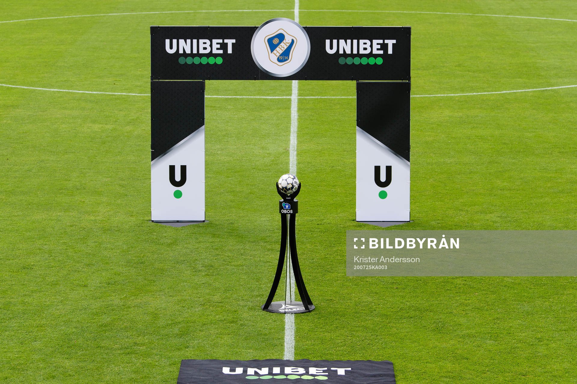 Unibet logo före fotbollsmatchen i Superettan  mellan Halmstad och Akropolis den 25 juli 2020 i Halmstad.
