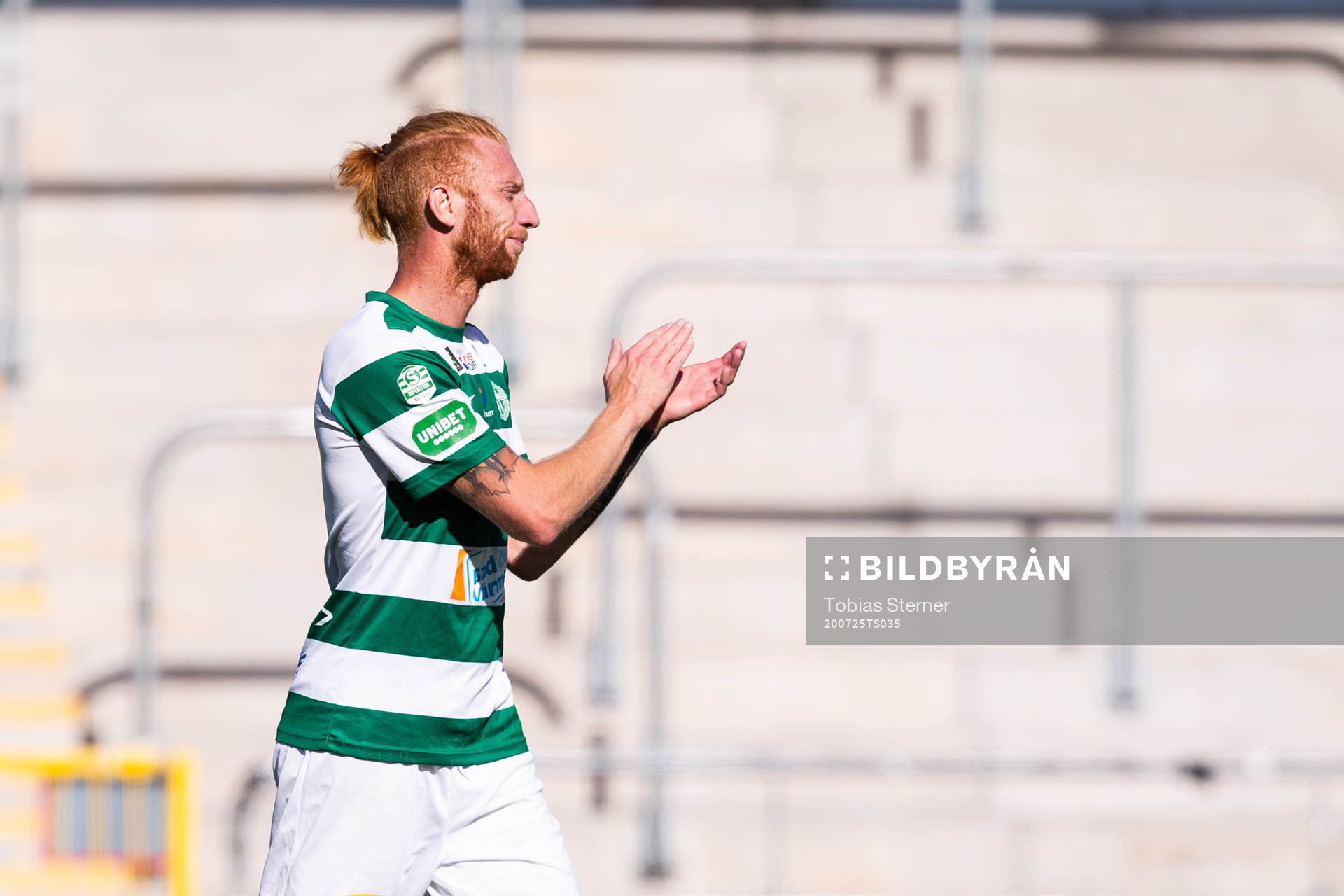 Västerås Calle Svensson tackar publiken