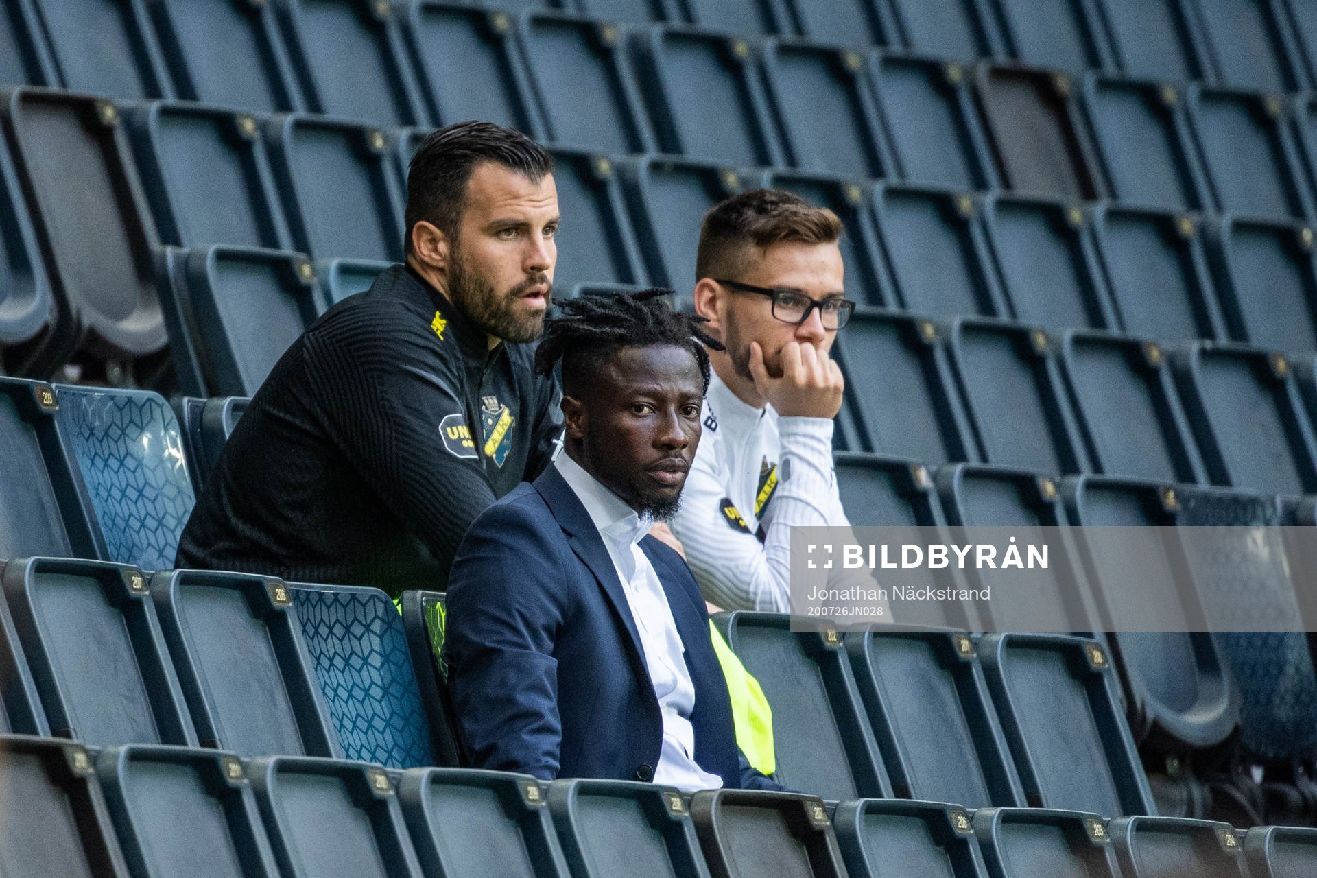 s Ebenezer Ofori på läktaren