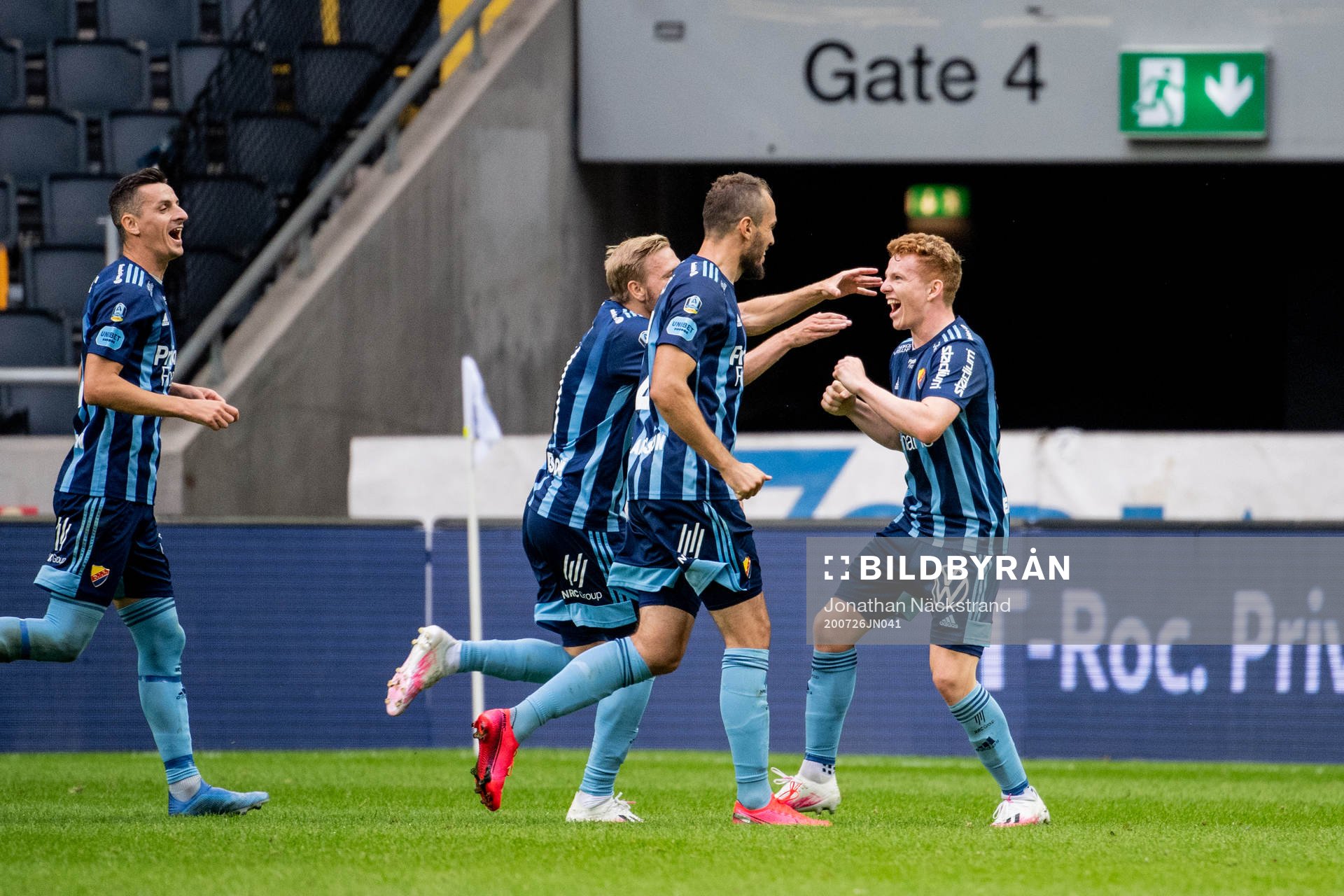 Djurgårdens Aslak Witry jublar med lagkamrater