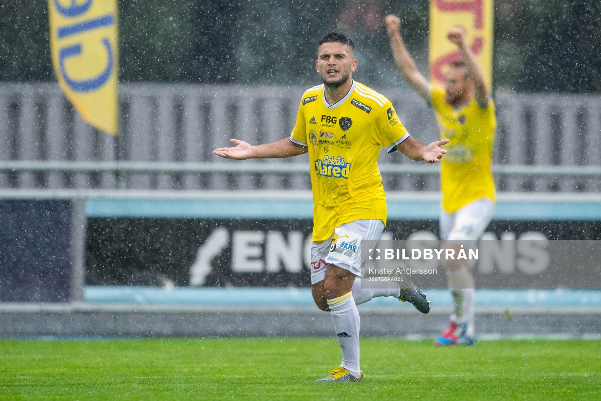 Falkenbergs Edi Sylisufaj jublar