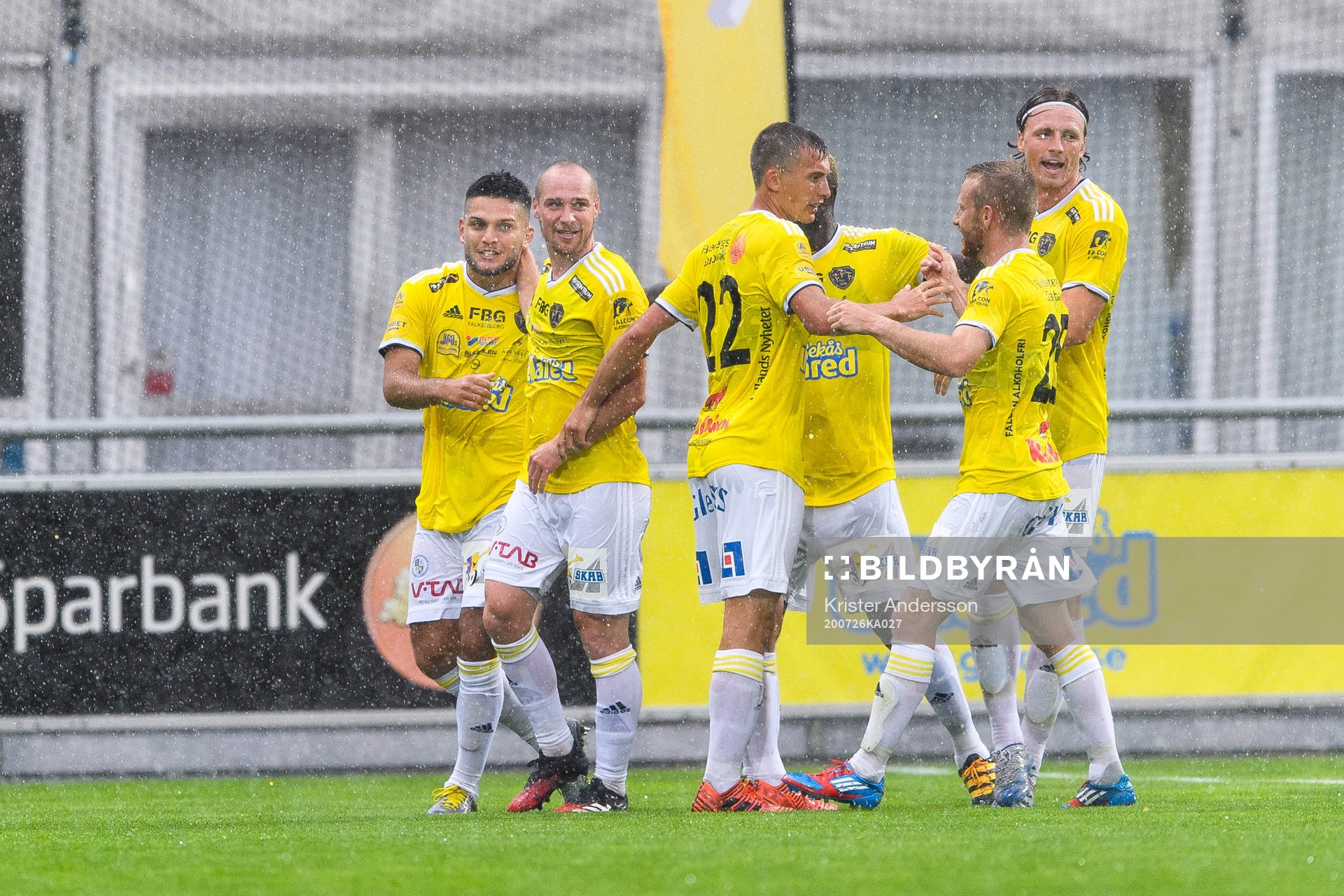 Falkenbergs spelare jublar