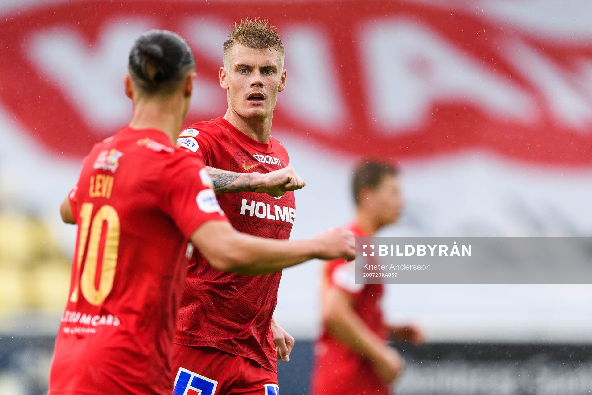 IFK Norrköpings Eric Smith jublar under fotbollsmatchen i Allsvenskan mellan Falkenberg och IFK Norrköping den 26 juli 2020 i Falkenberg.