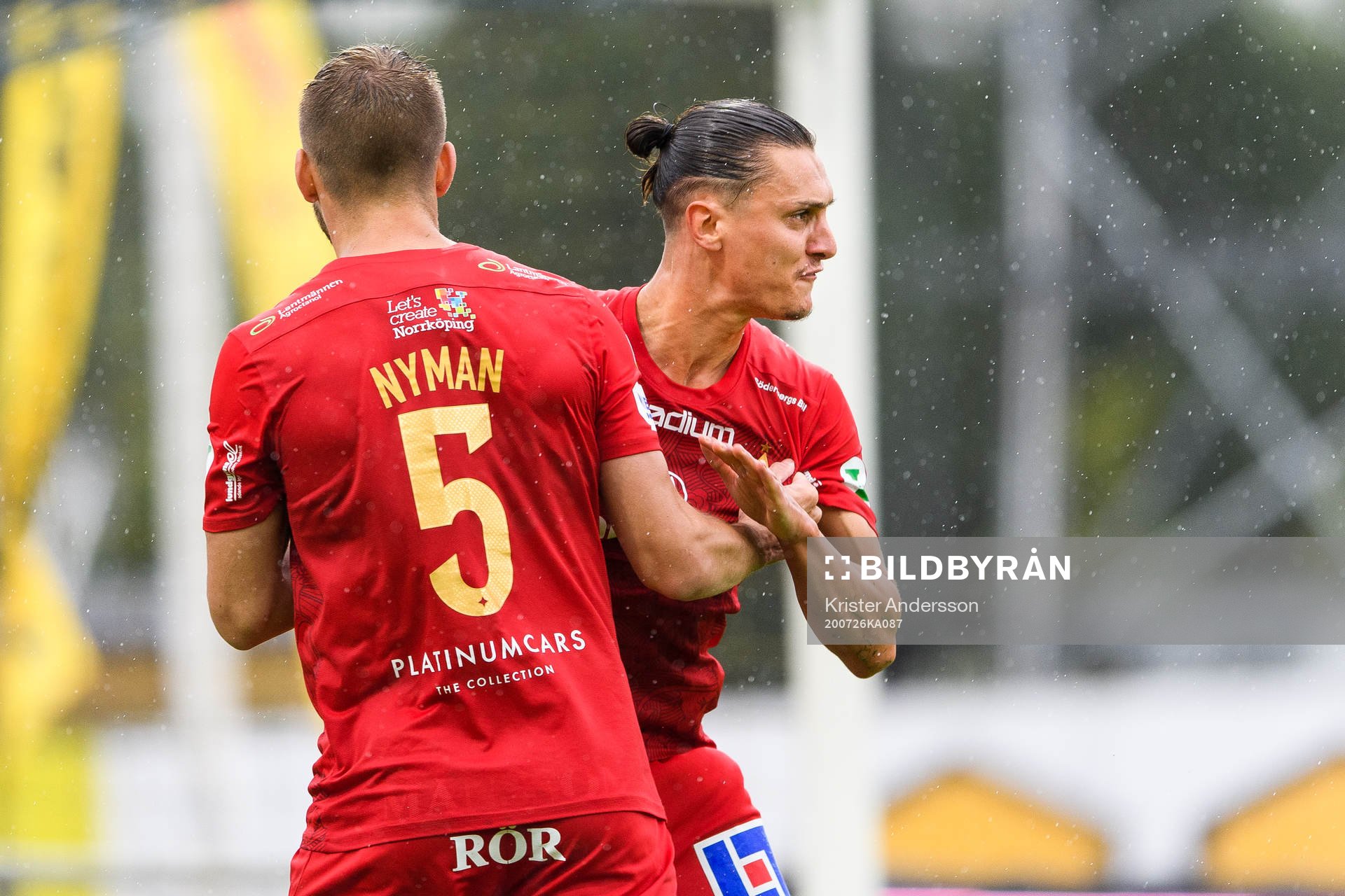 IFK Norrköpings Jonathan Levi jublar
