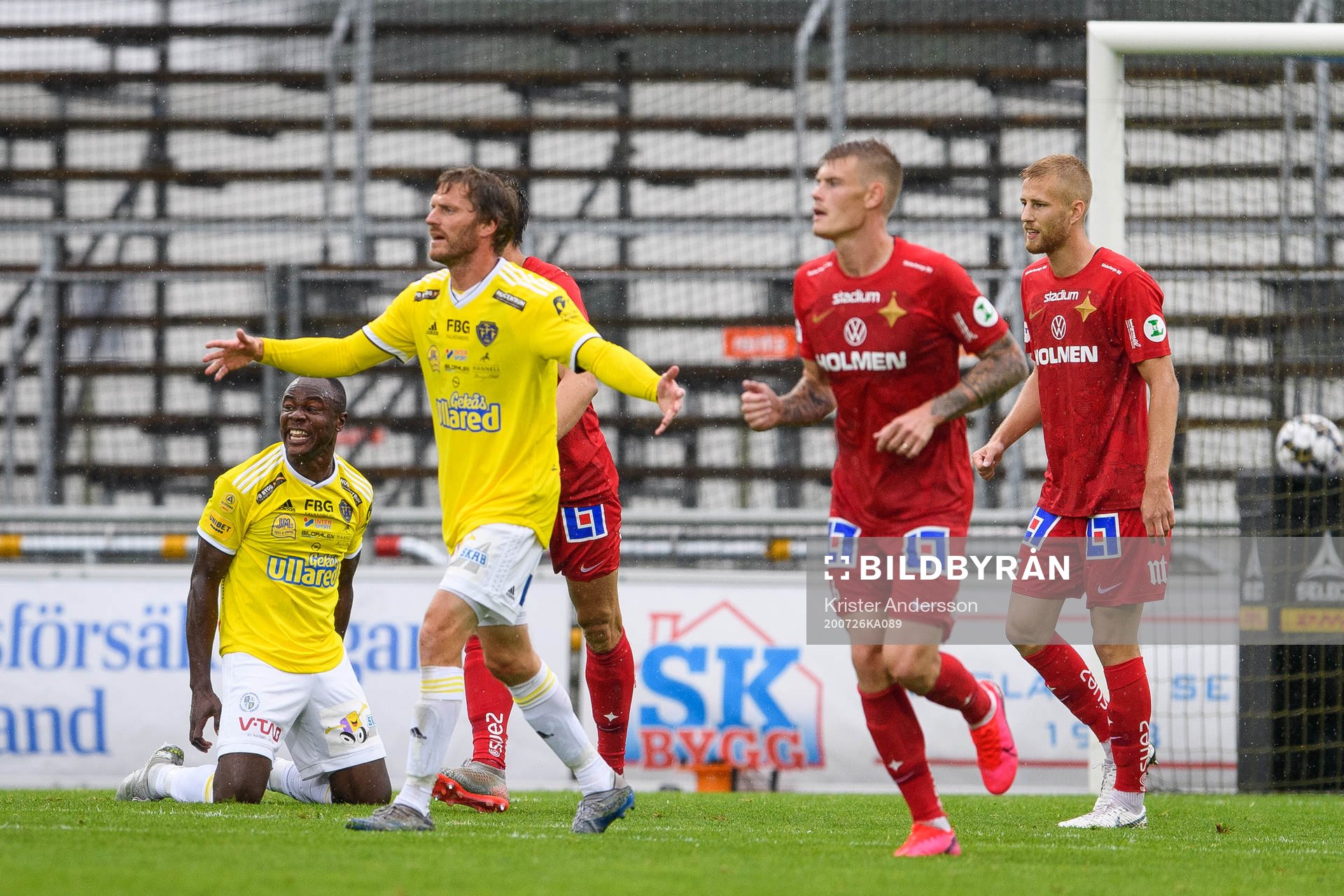 Falkenbergs Nsima Peter och Karl Söderström reagerar