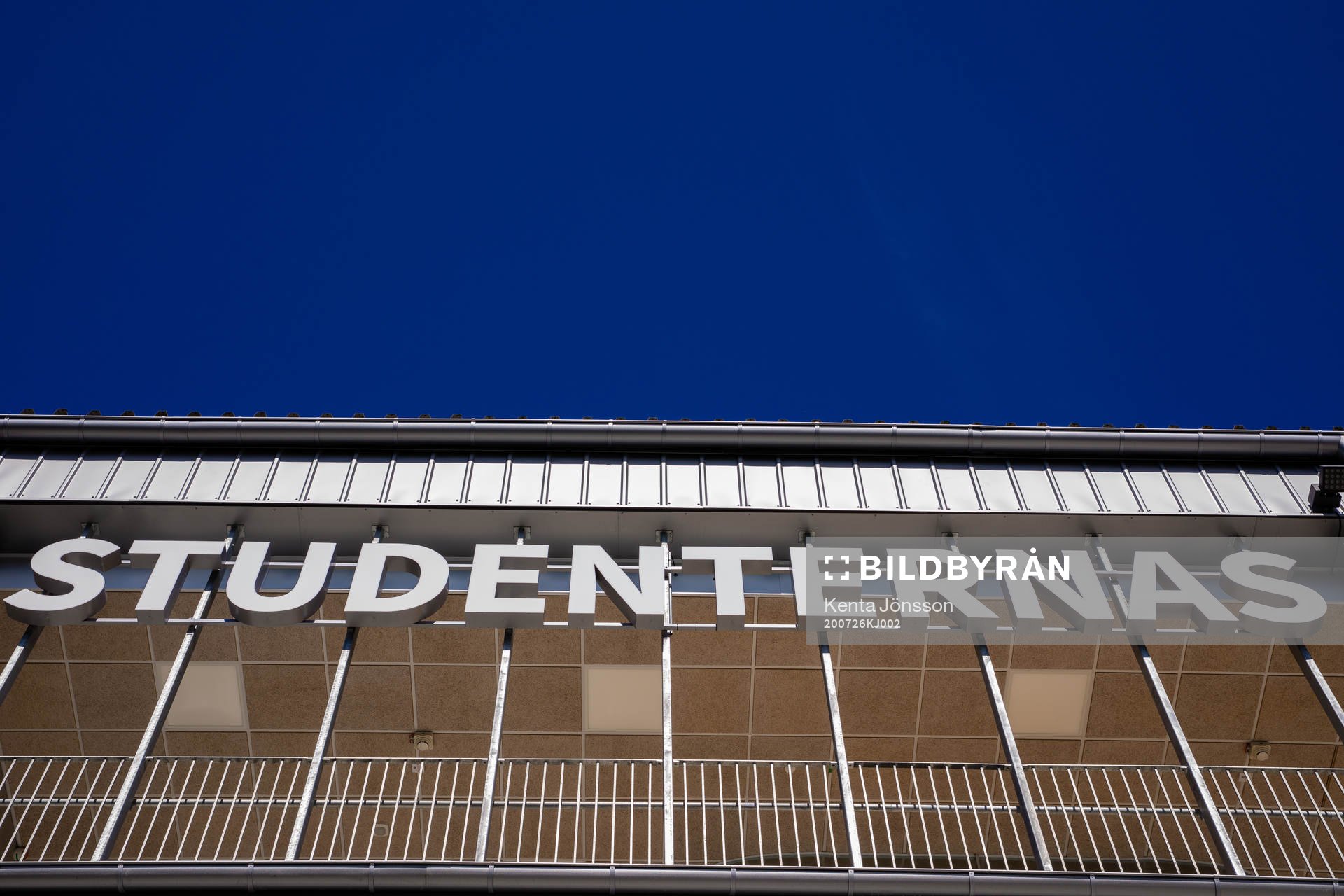 En skylt på fasaden till Studenternas IP