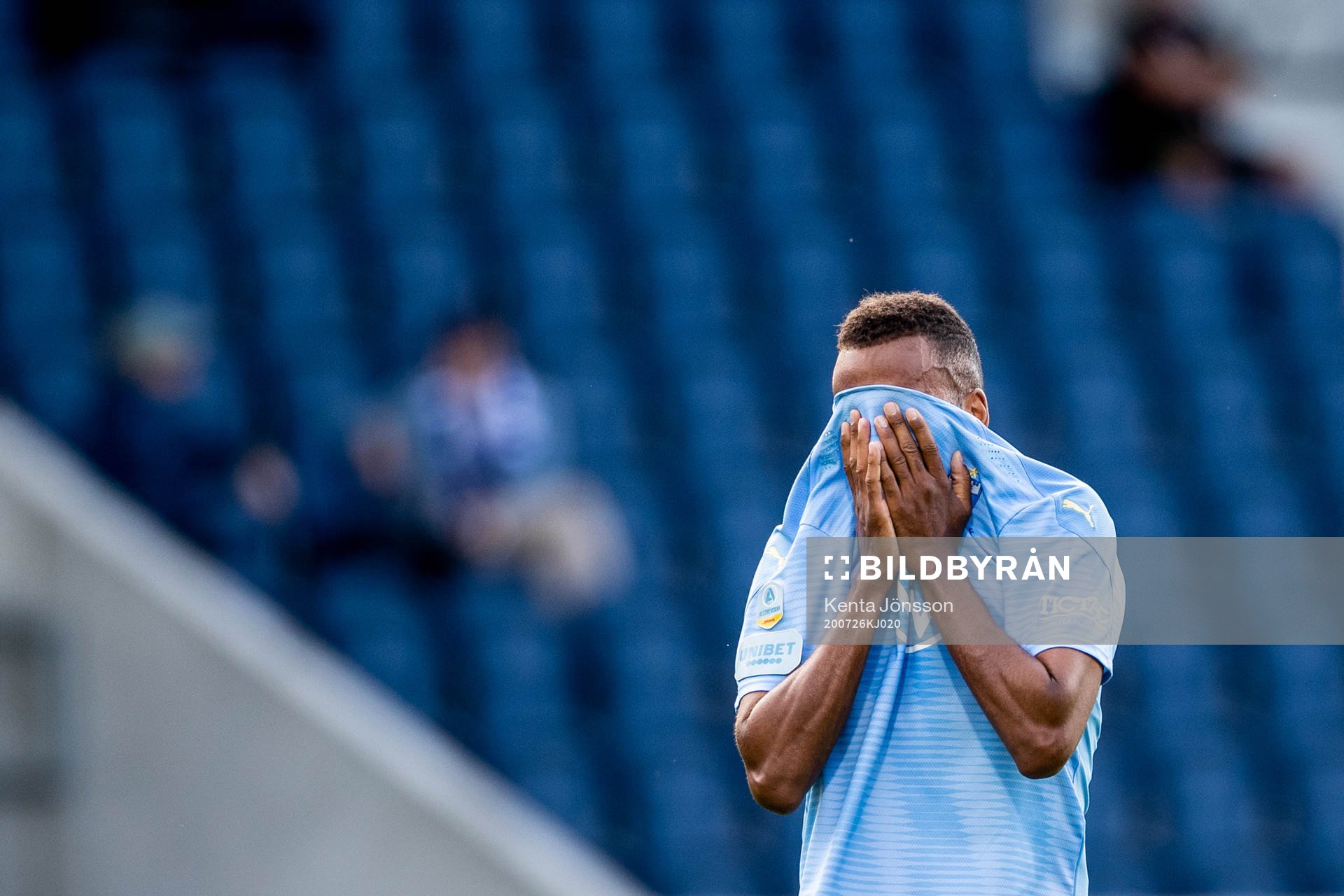 Malmö FFs Isaac Kiese Thelin deppar