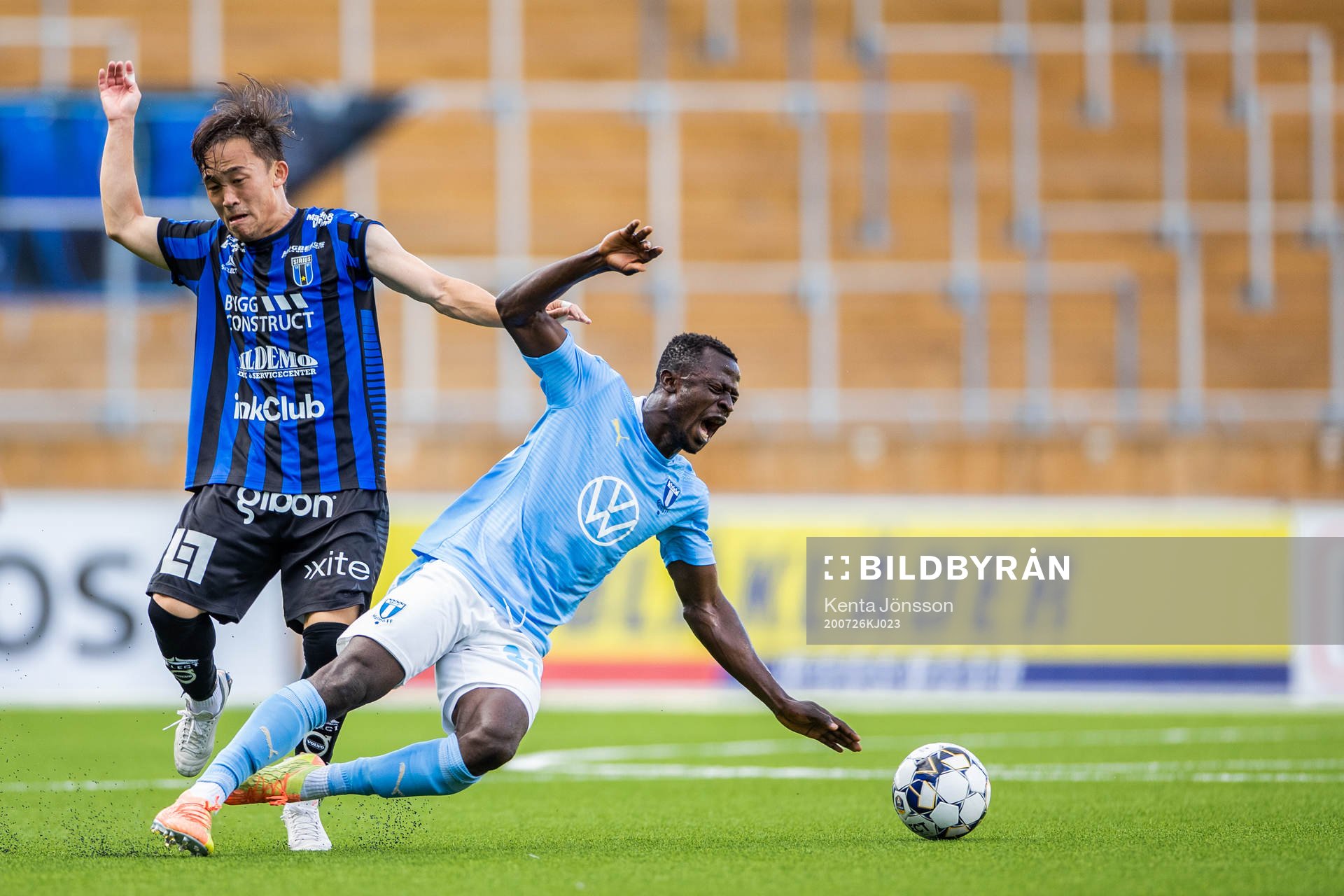 Sirius Yukiya Sugita och Malmö FFs Bonke Innocent