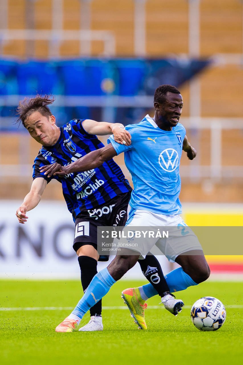 Sirius Yukiya Sugita och Malmö FFs Bonke Innocent