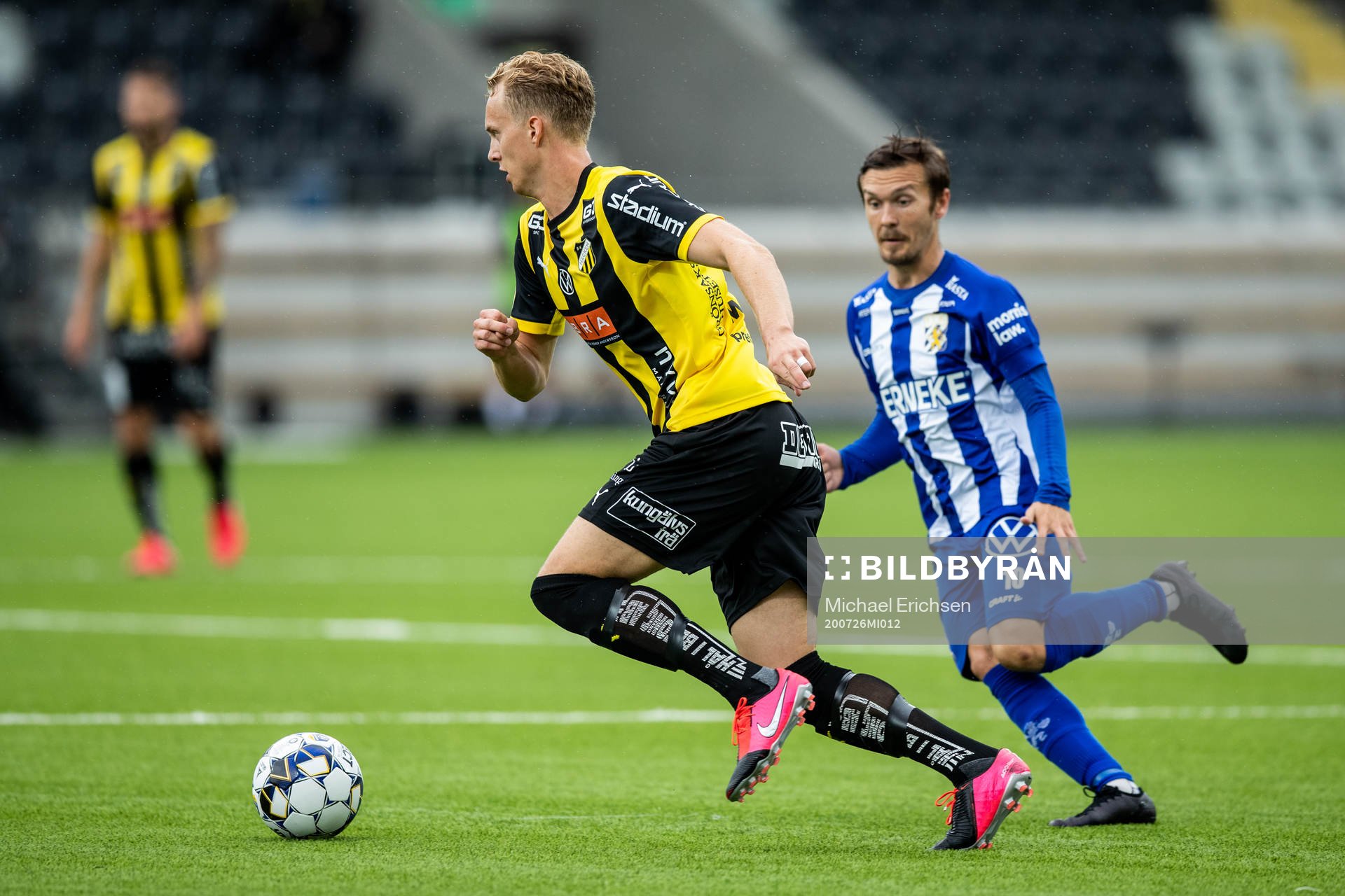 Häckens Gustav Berggren och IFK Göteborgs Patrik Karlsson