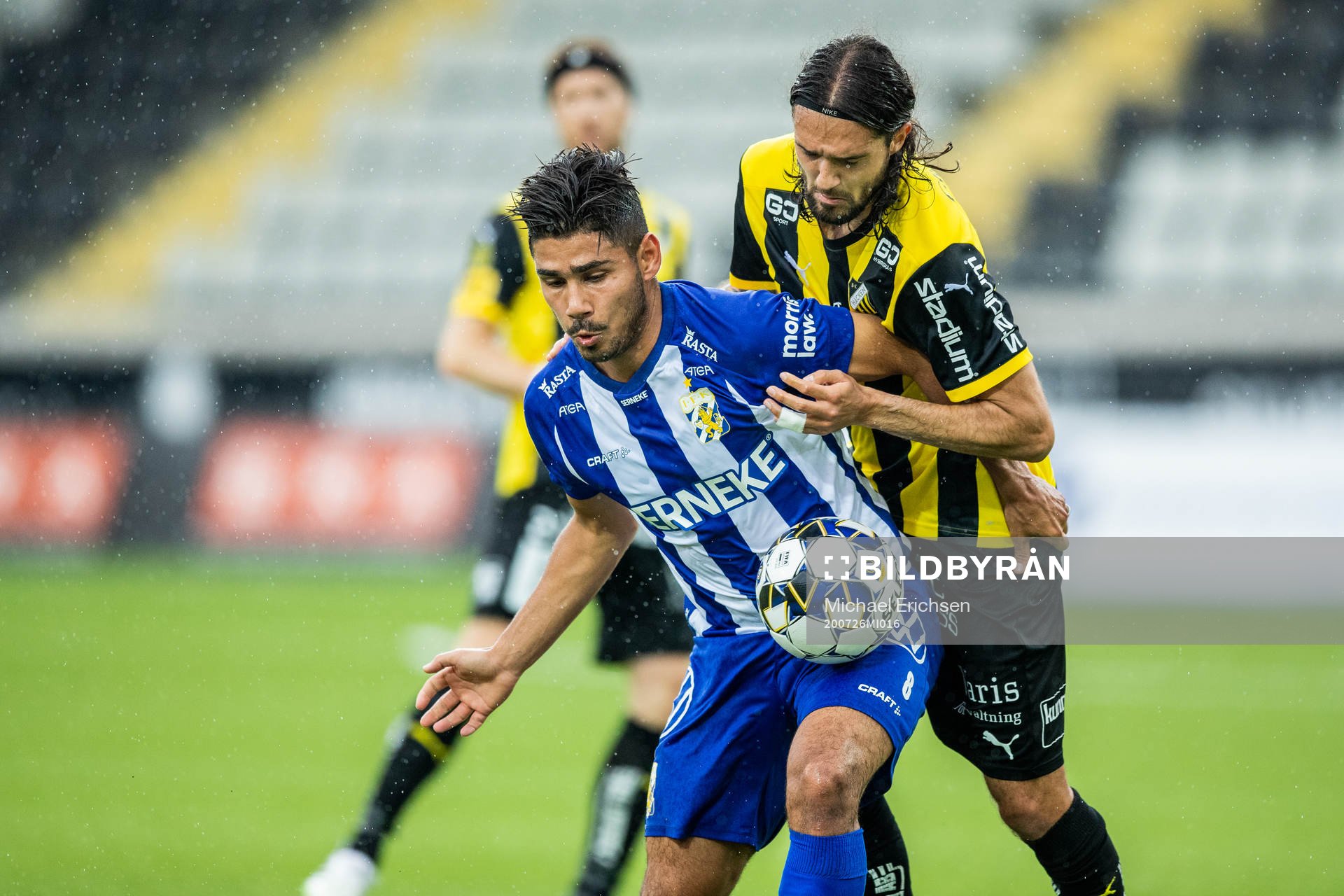 IFK Göteborgs Hosam Aiesh och Häckens Leonard Zuta