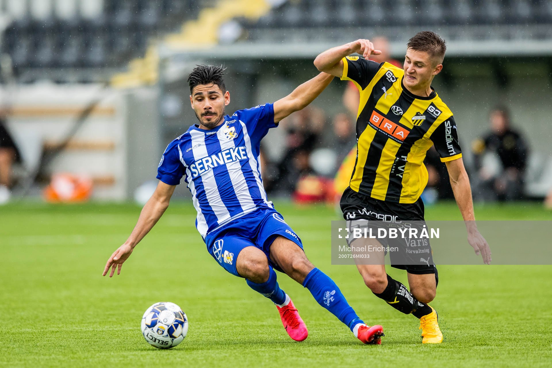 IFK Göteborgs Hosam Aiesh och Häckens Leo Bengtsson