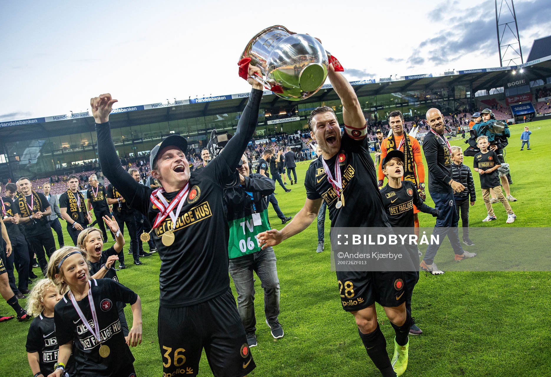  [DK=20200726: Anders Dreyer (36), FC Midtjylland og Erik Sviatchenko (28), FC Midtjylland]