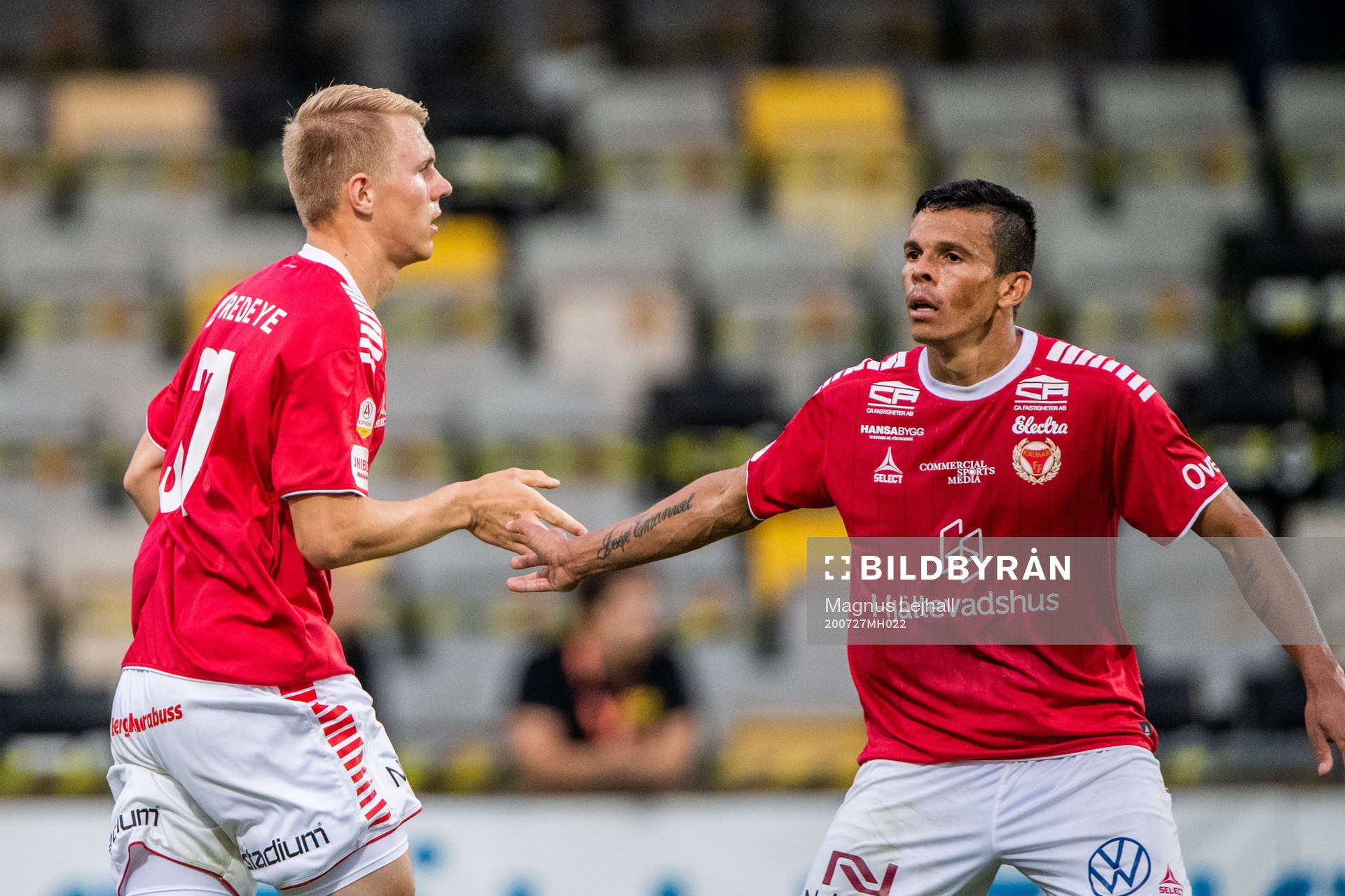 Kalmars Edvin Crona och Romario Pereira Sipiao jublar