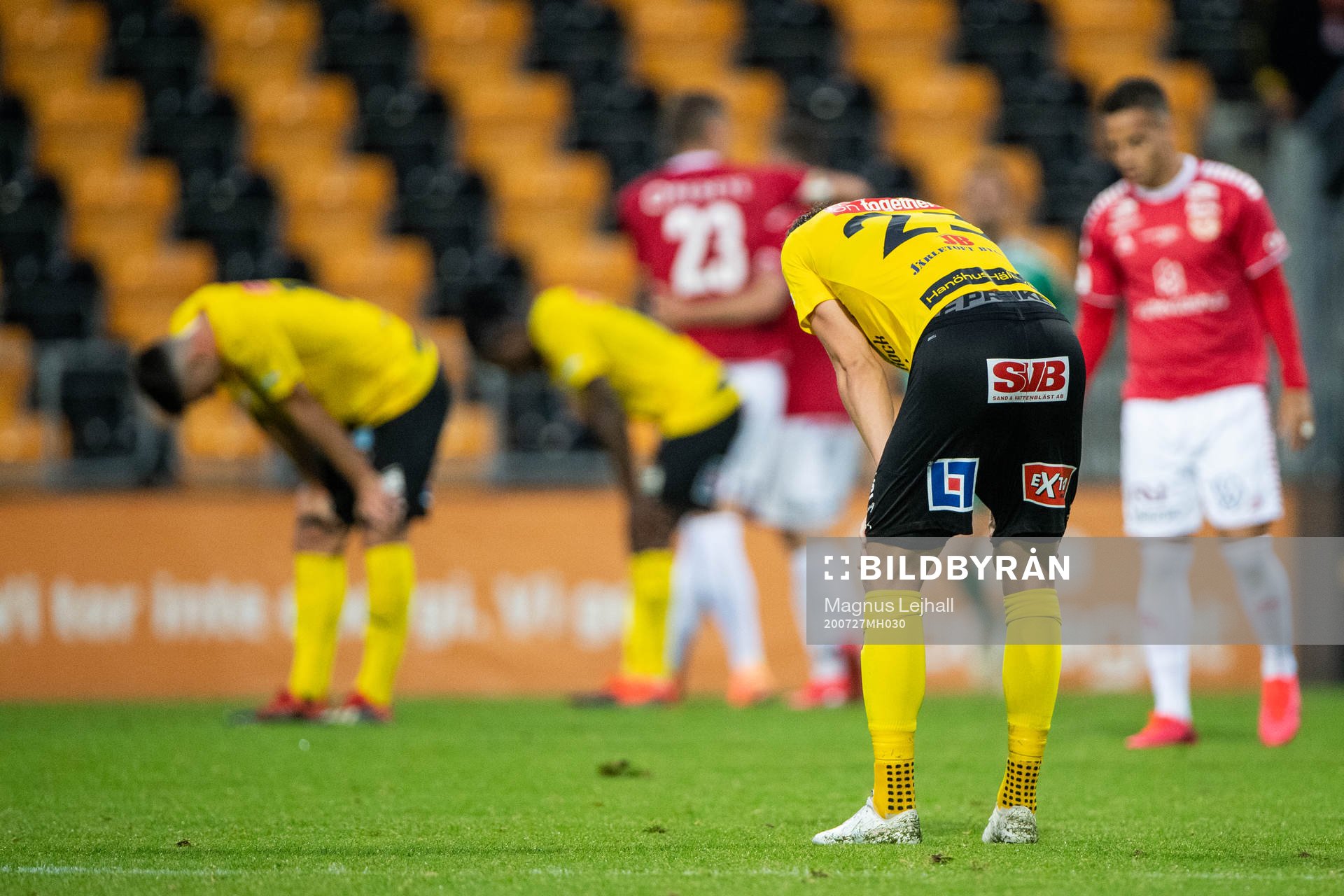 Mjällbys Jesper Löfgren deppar