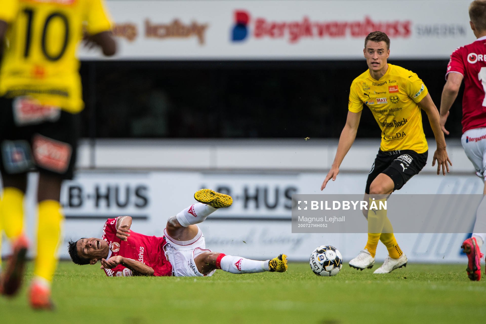 Kalmars Romário Pereira Sipião  och Mjällbys Jesper
