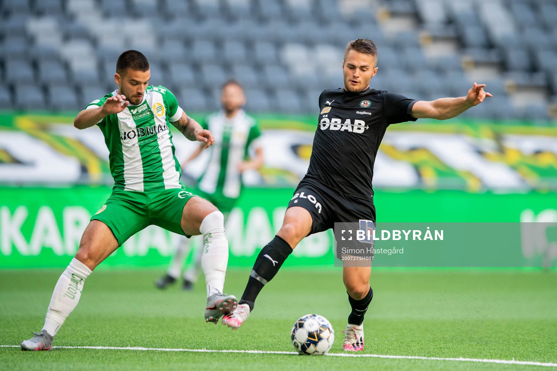 Hammarbys Vladimir Rodic och Örebros Benjamin Hjertstrand
