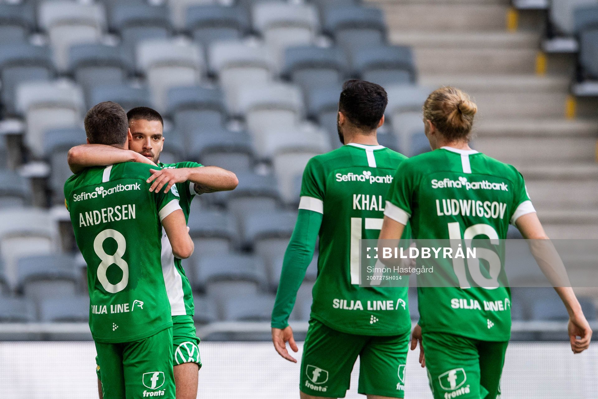 Hammarbys Vladimir Rodic, Jeppe Andersen, Abdul Khalili och Gustav Ludwigson jublar efter 1-0 av Gustav Ludwigson under fotbollsmatchen i Allsvenskan mellan Hammarby och Örebro den 27 juli 2020 i Stockholm.