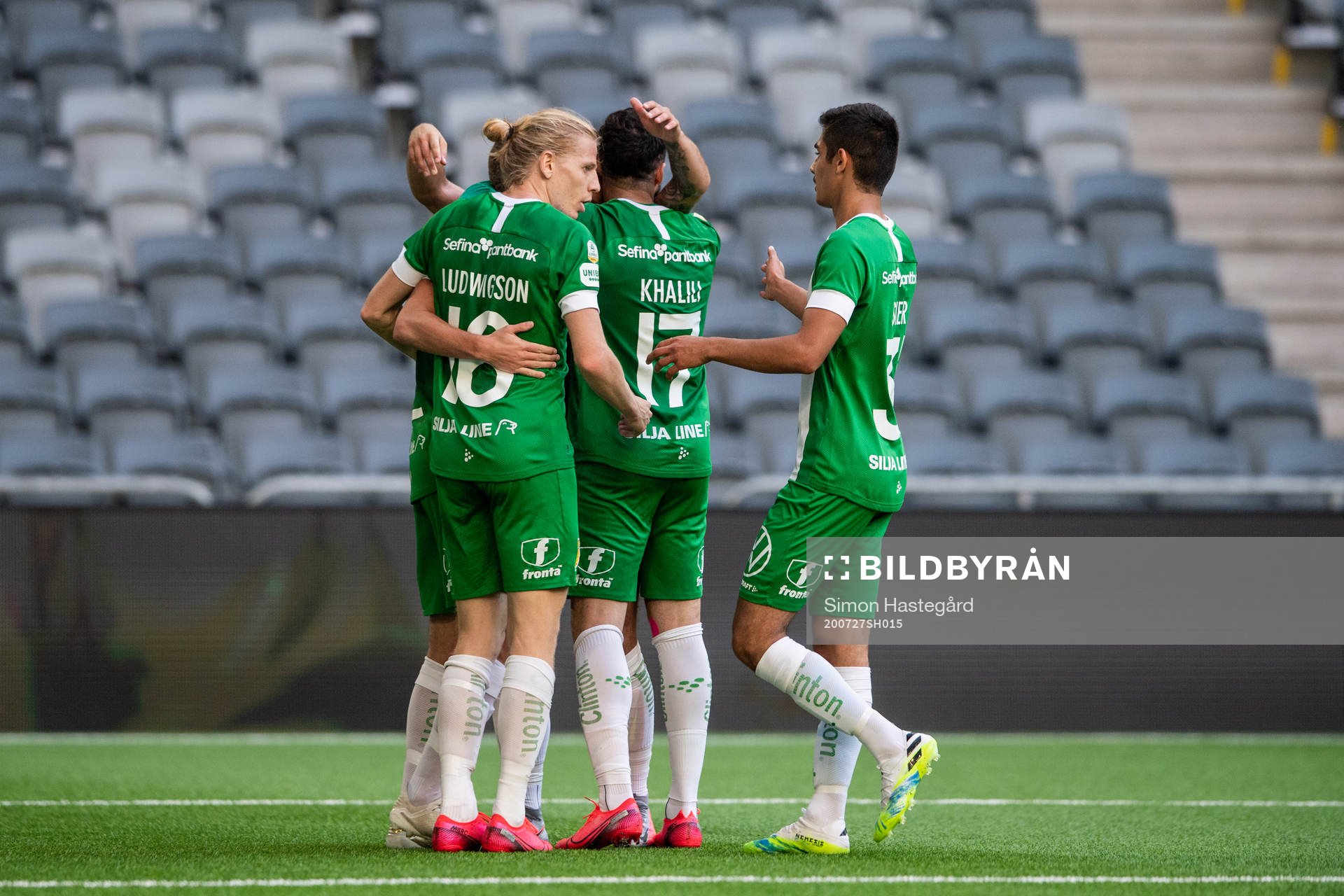Hammarbys Gustav Ludwigson jublar med lagkamrater efter 1-0 under fotbollsmatchen i Allsvenskan mellan Hammarby och Örebro den 27 juli 2020 i Stockholm.