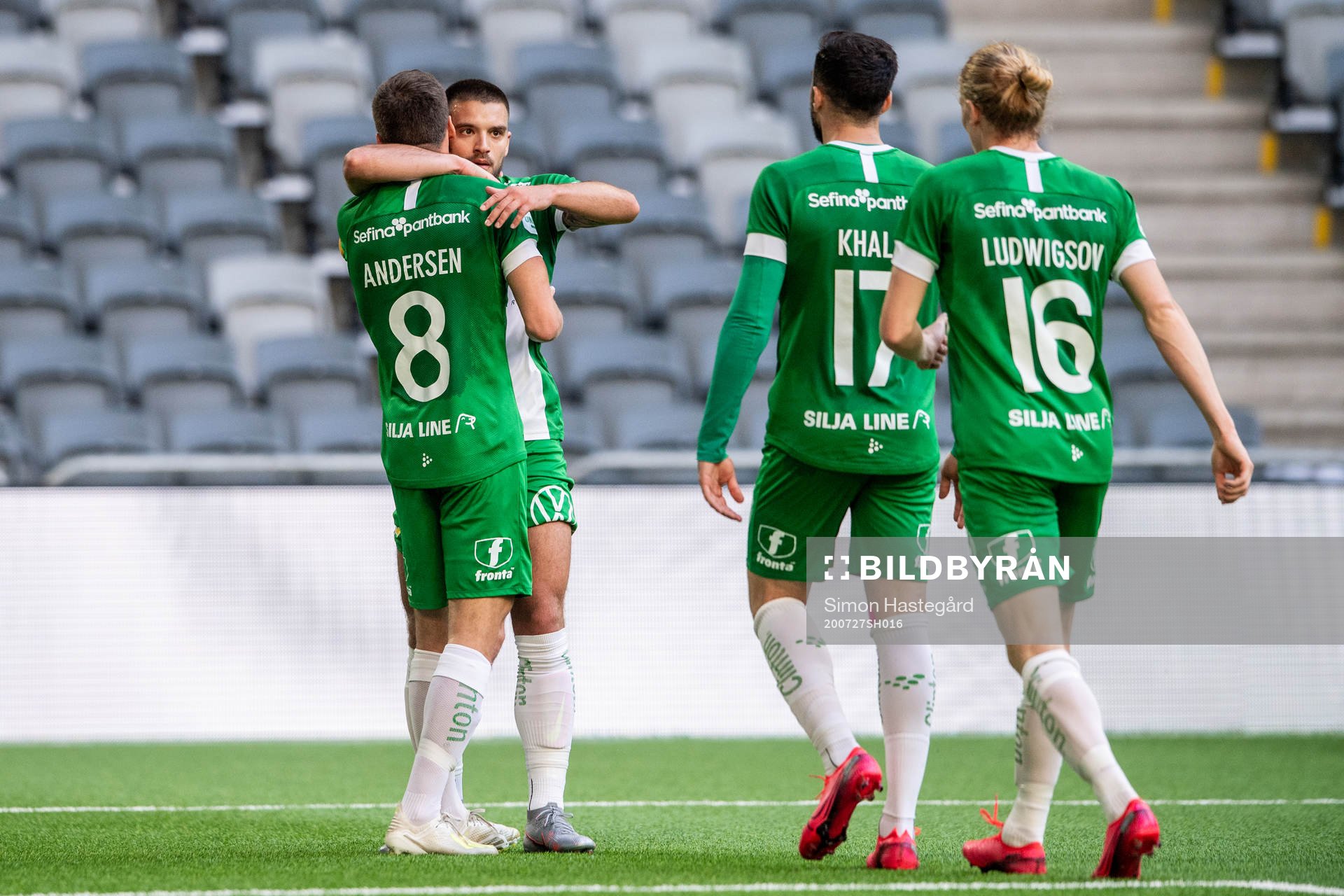 Hammarbys Vladimir Rodic, Jeppe Andersen, Abdul Khalili och Gustav Ludwigson jublar efter 1-0 av Gustav Ludwigson under fotbollsmatchen i Allsvenskan mellan Hammarby och Örebro den 27 juli 2020 i Stockholm.