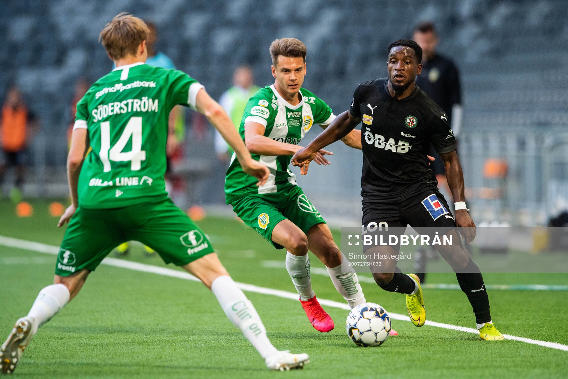 Hammarbys Alexander Kacaniklic och Örebros Kevin Wright